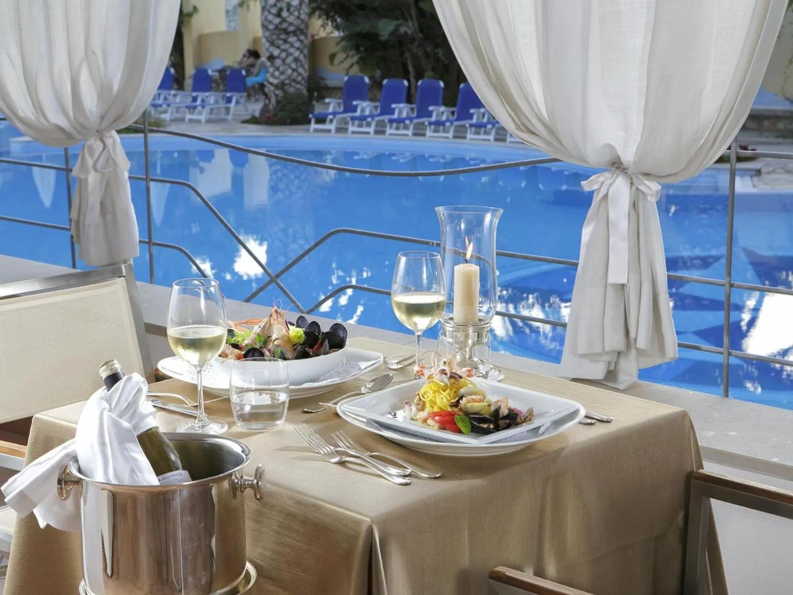 Restaurant/places to eat in Hotel I Melograni