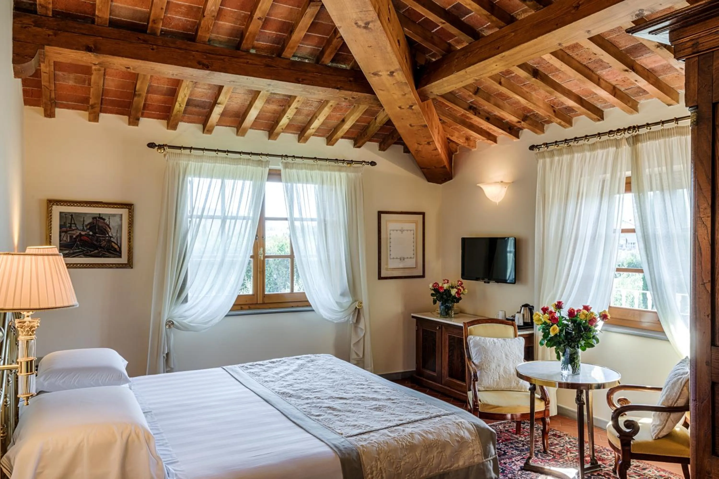 Bed in Villa Olmi Firenze