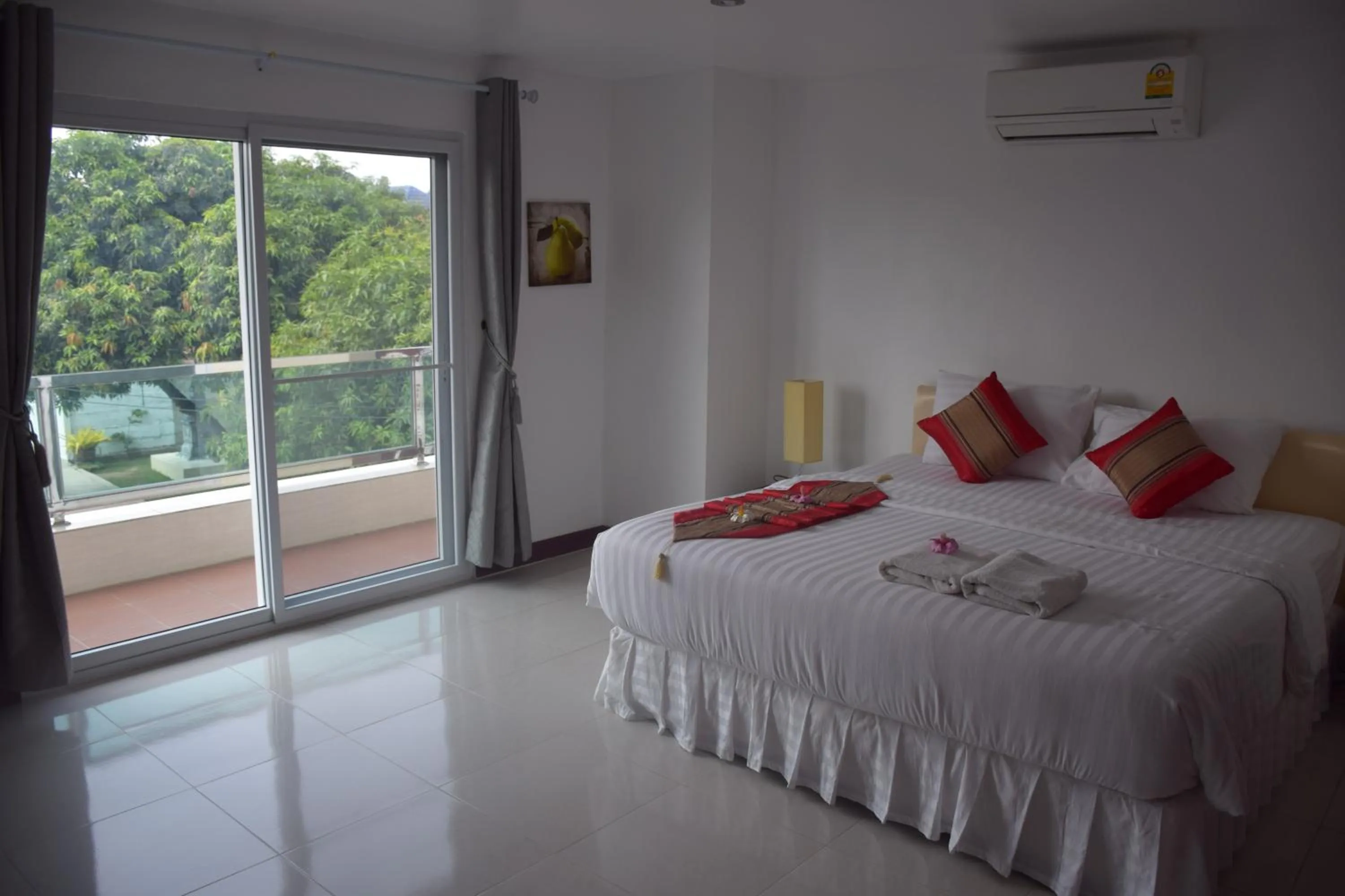 Photo of the whole room, Bed in Sumali Villa