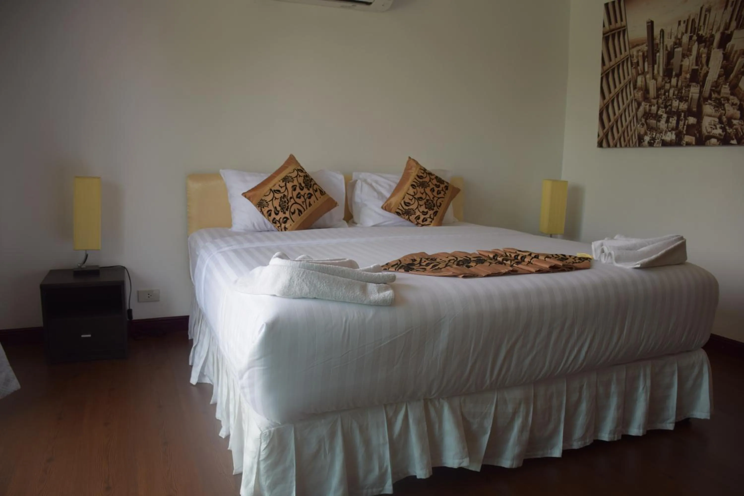 Photo of the whole room, Bed in Sumali Villa
