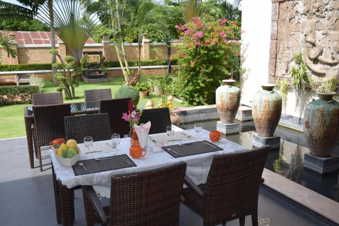 Food and drinks in Sumali Villa