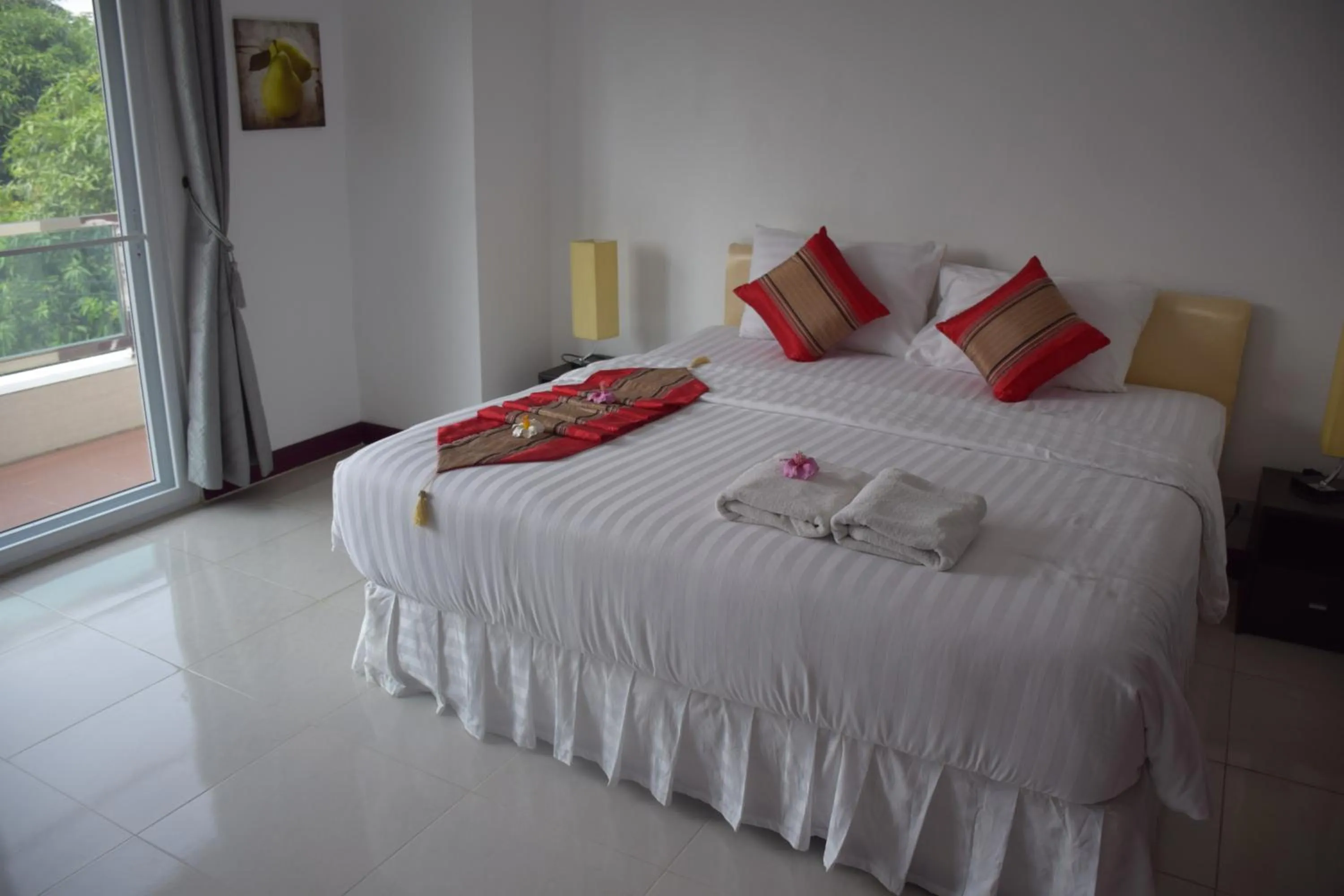 Photo of the whole room, Bed in Sumali Villa