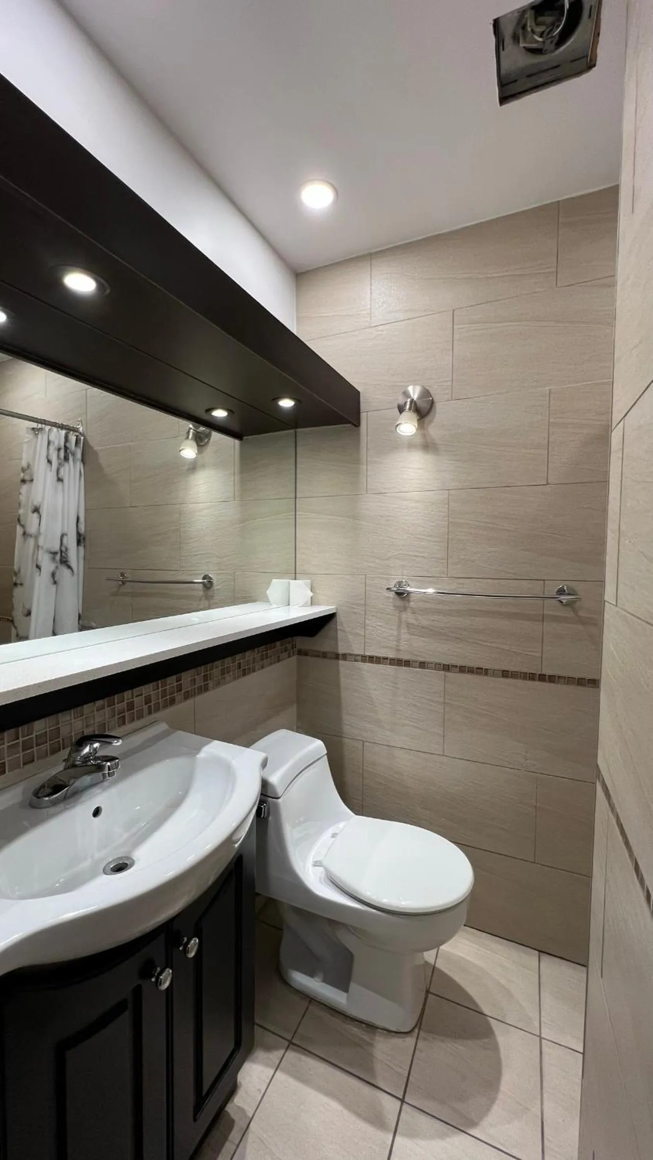 Bathroom in hotel le coach