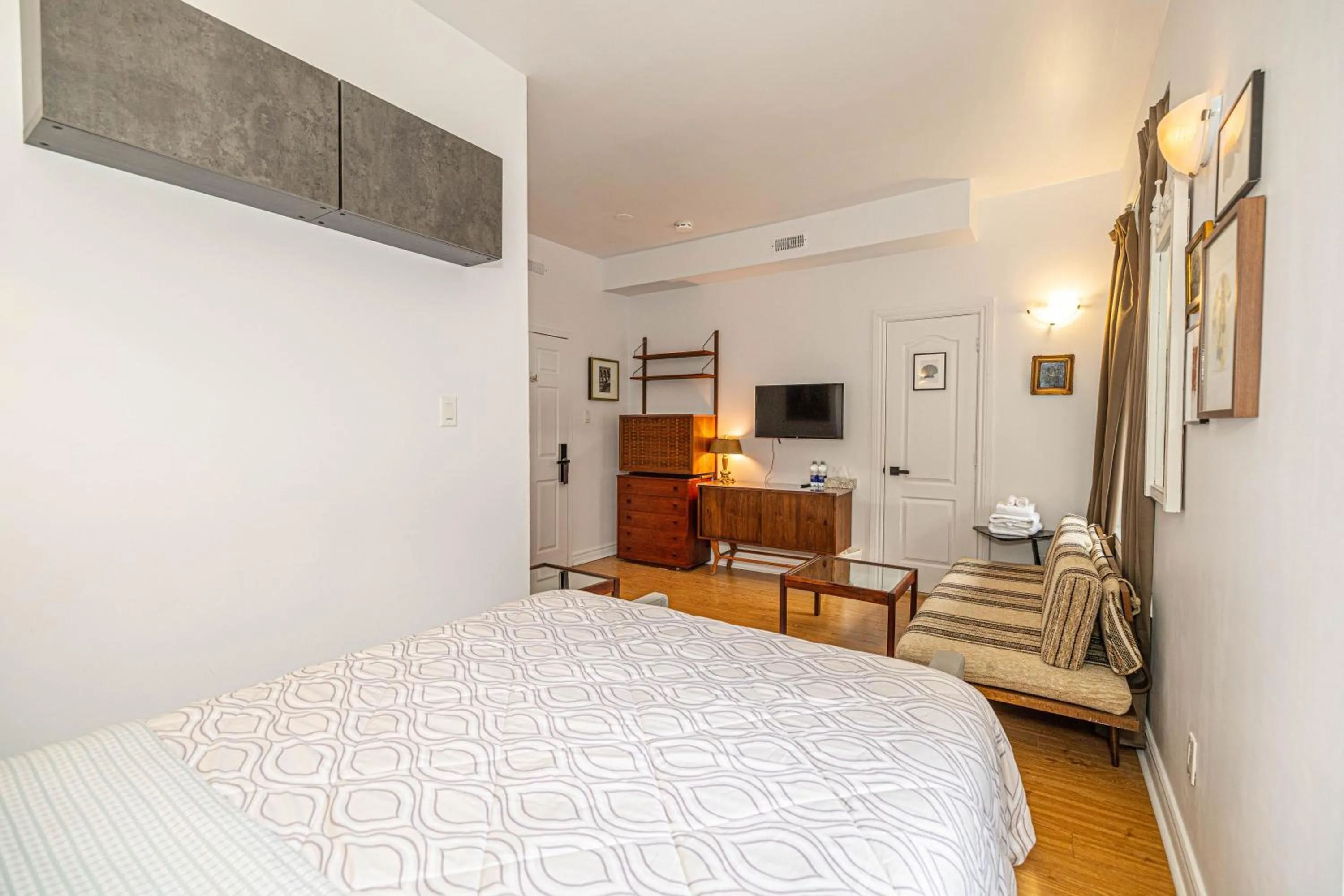 Bed in hotel le coach