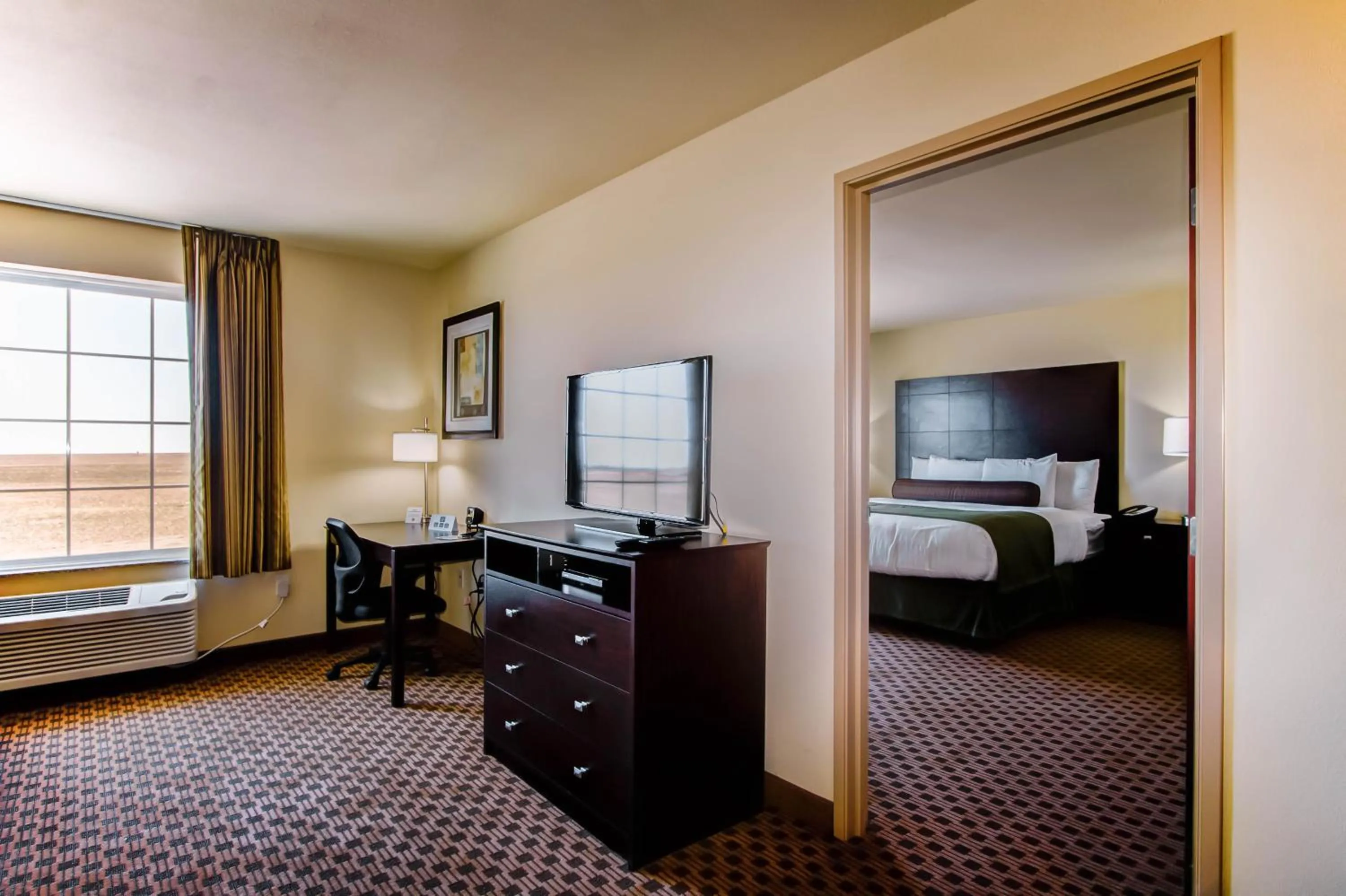 TV and multimedia, Bed in Cobblestone Inn & Suites - Eads