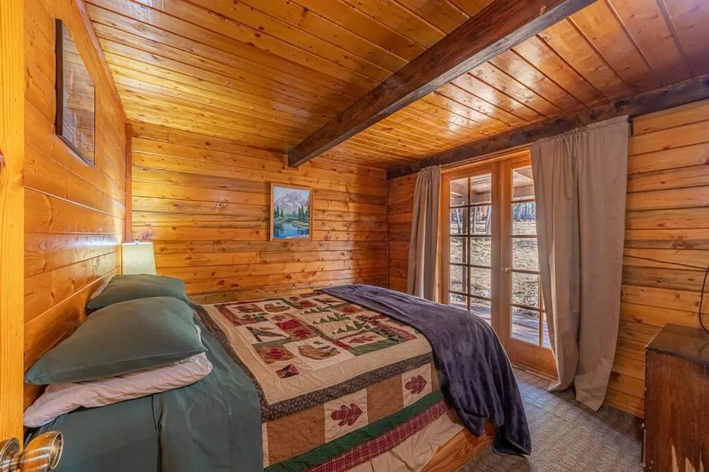 Bed in Forest Cabin 1 Hunters Blind