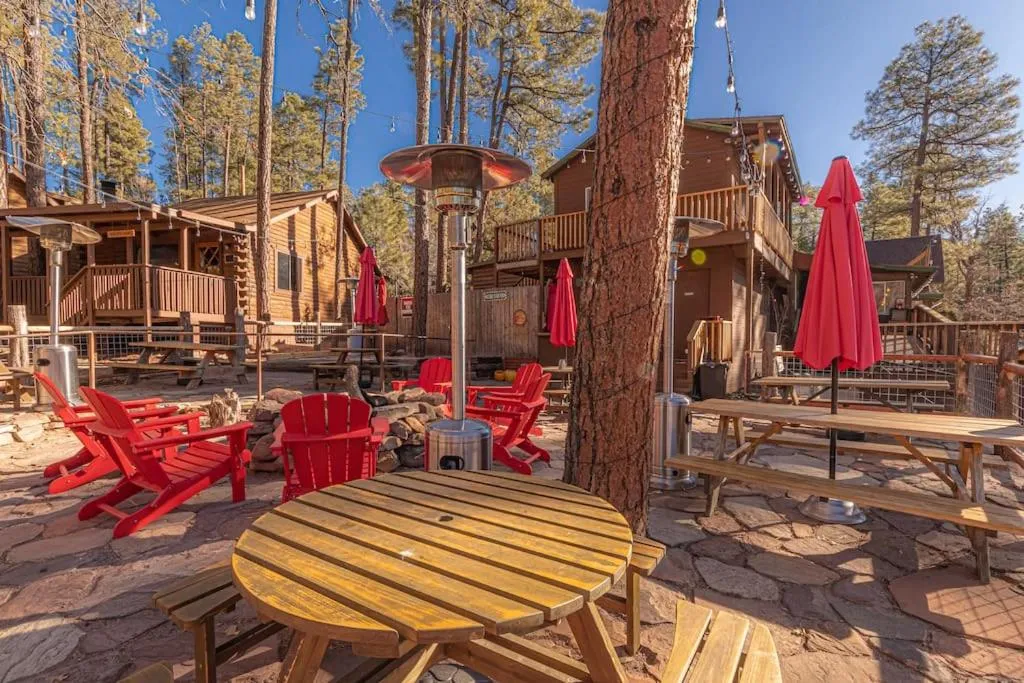 Forest Cabin 3 Bear's Den