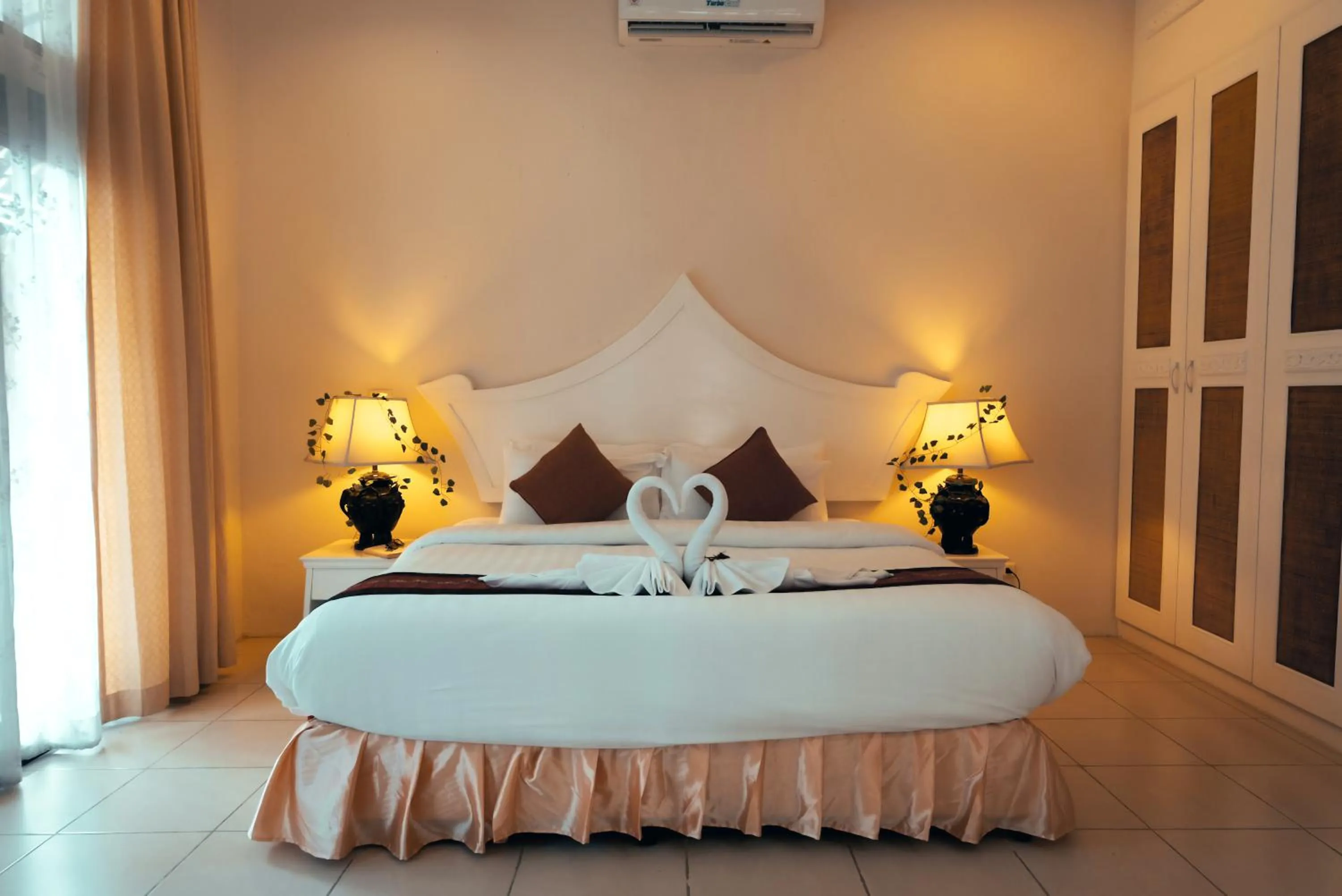 Bed in Villa Raya Resort Private Pool Villas