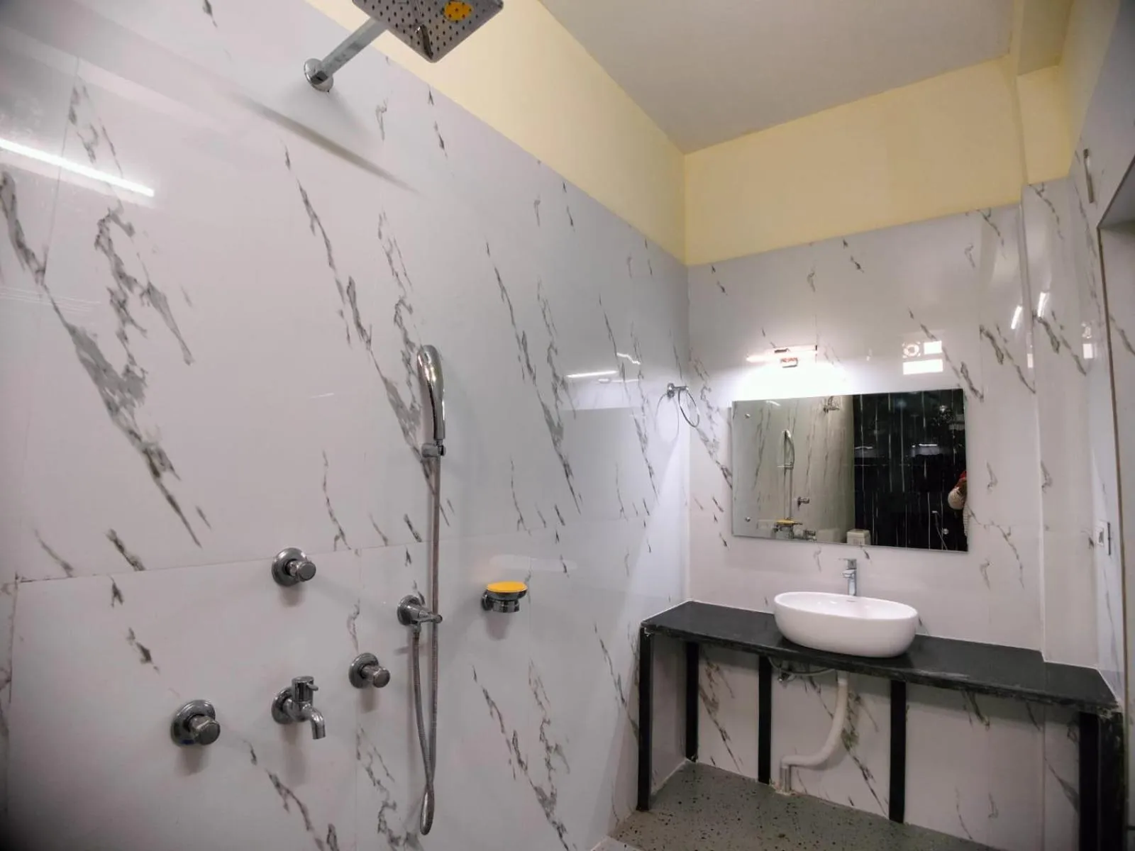 Shower in Hindusthan Inn - On Beach