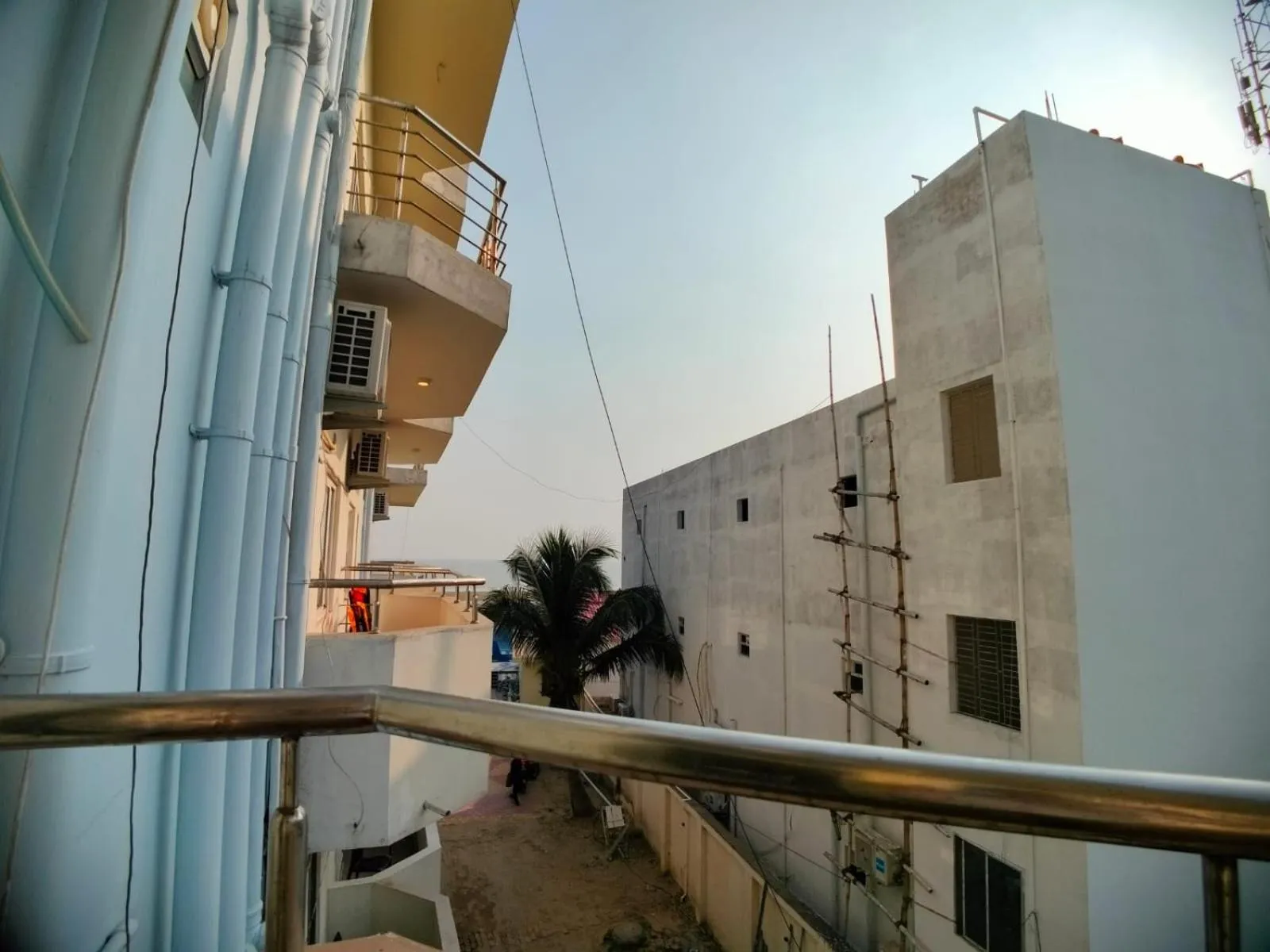 Day in Hindusthan Inn - On Beach