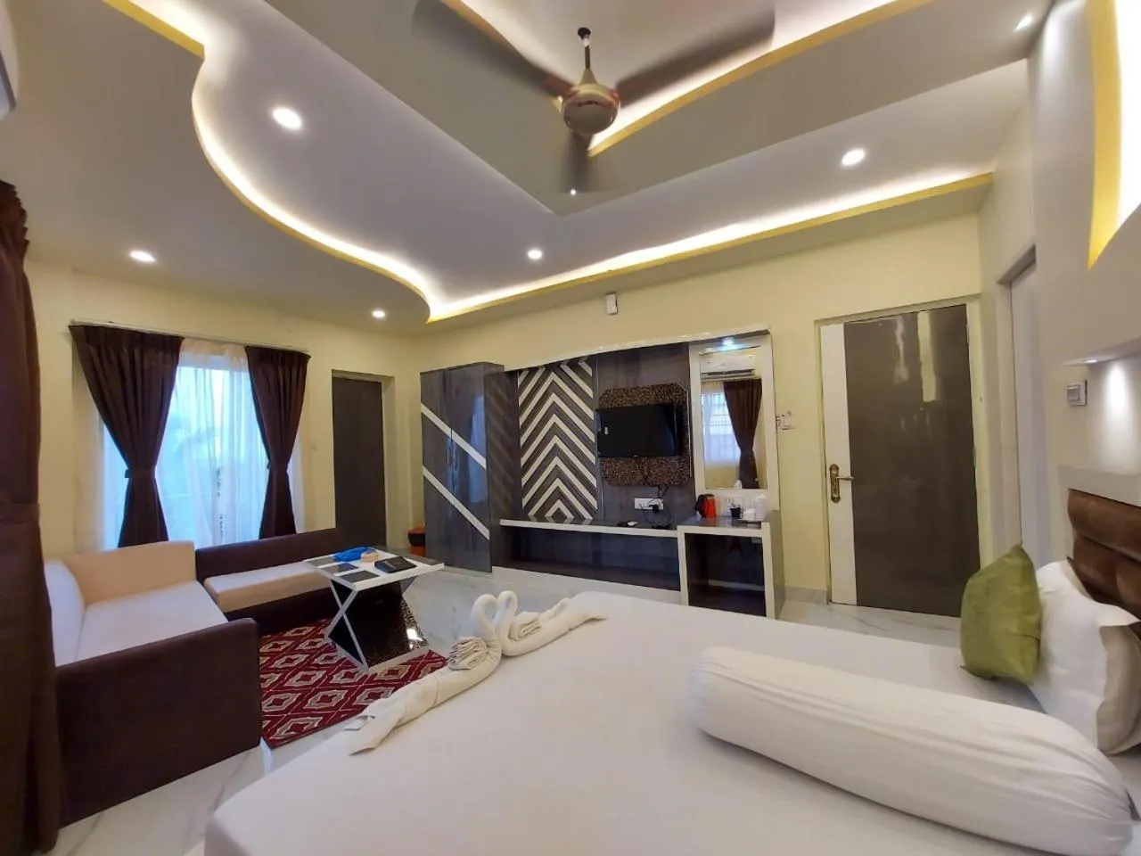 Bed in Hindusthan Inn - On Beach