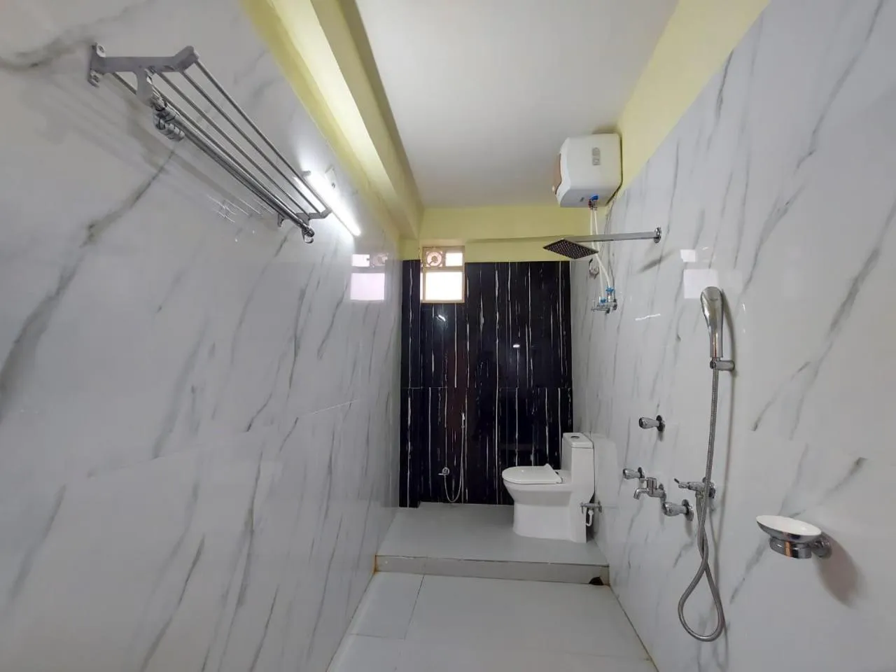 Shower in Hindusthan Inn - On Beach