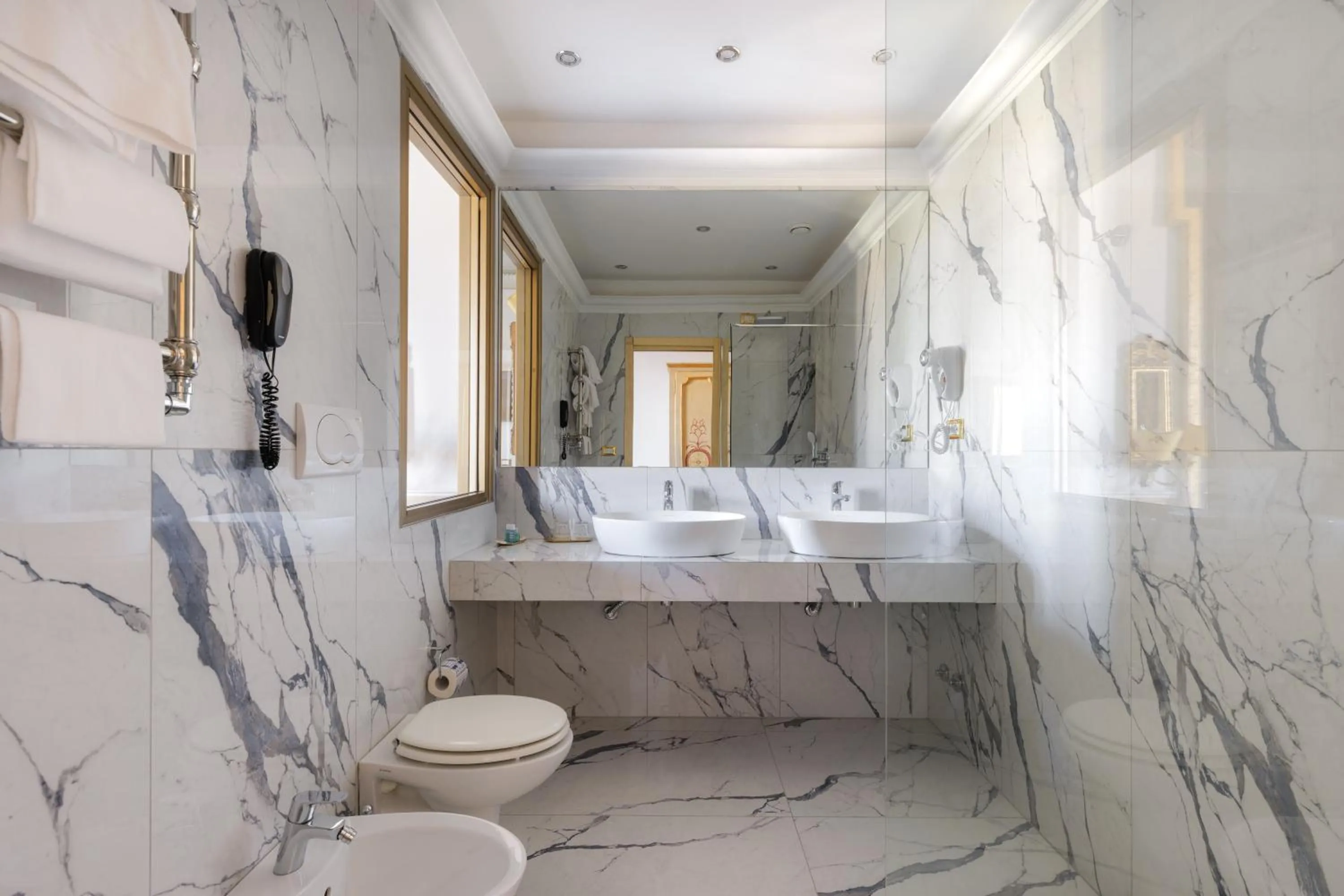 Shower in Romanico Palace Luxury Hotel & SPA