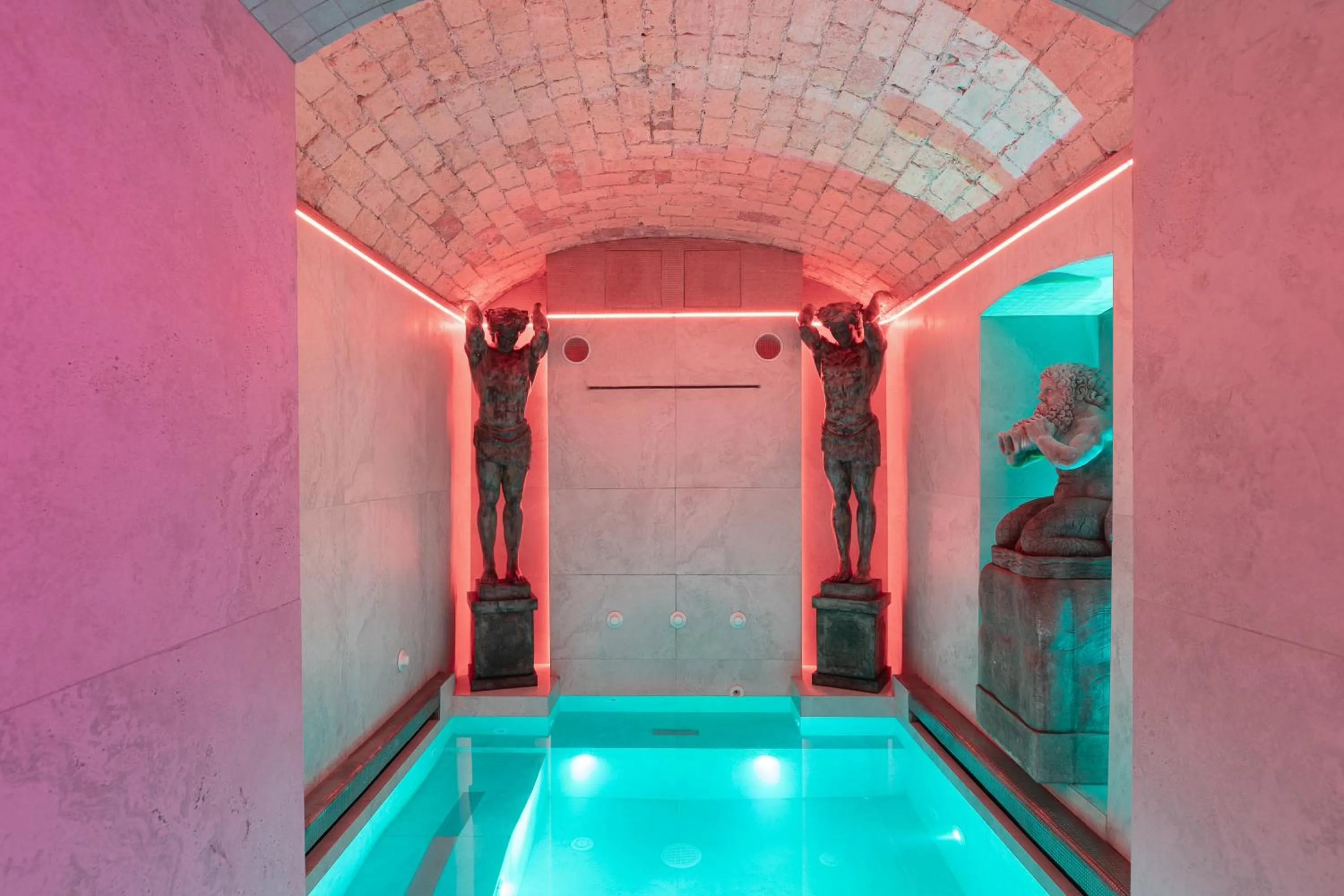 Hot Tub in Romanico Palace Luxury Hotel & SPA