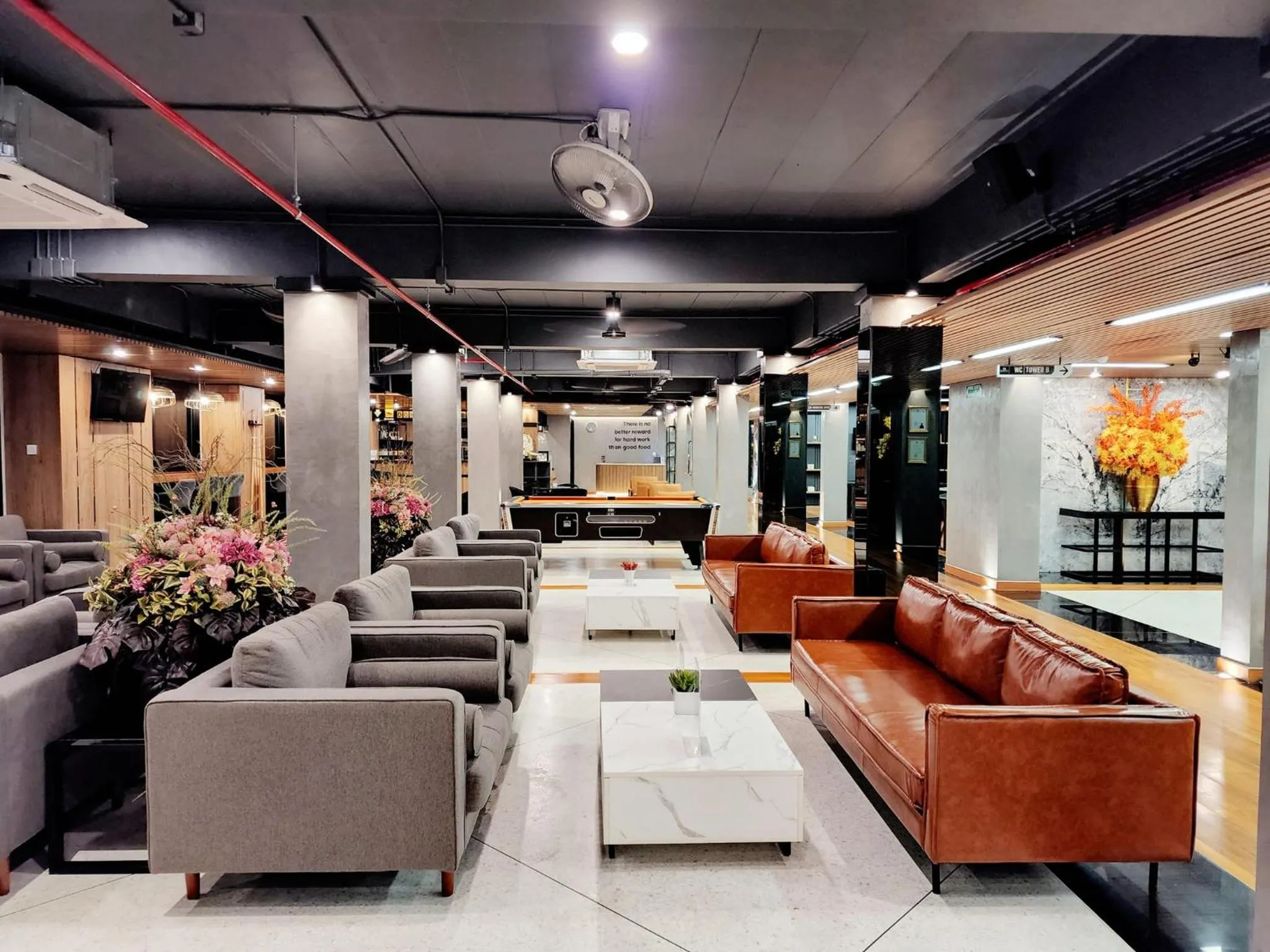 Lobby or reception in 12 The Residence Hotel at Don Mueang Airport