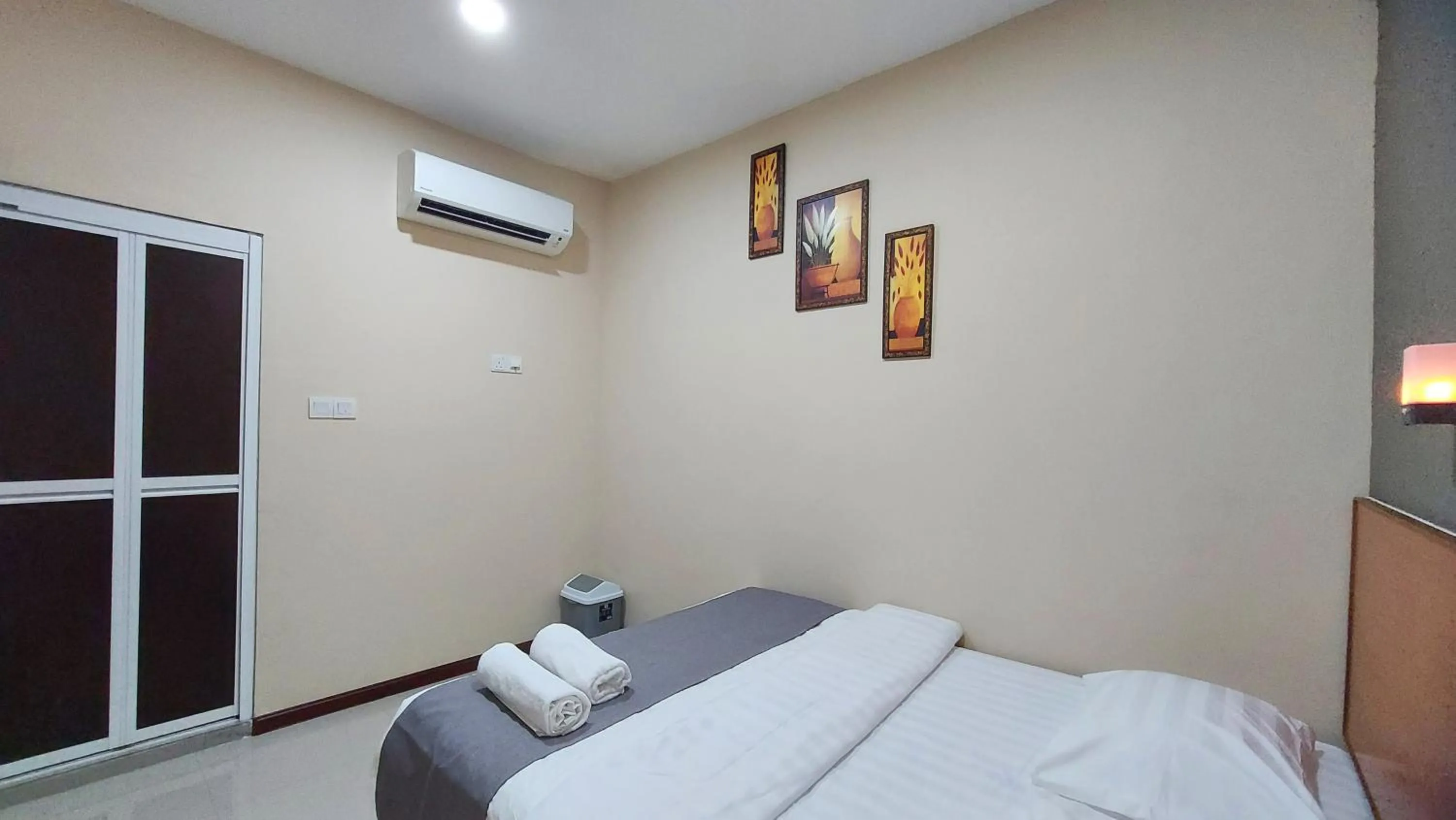 Bed in Hotel Maritime