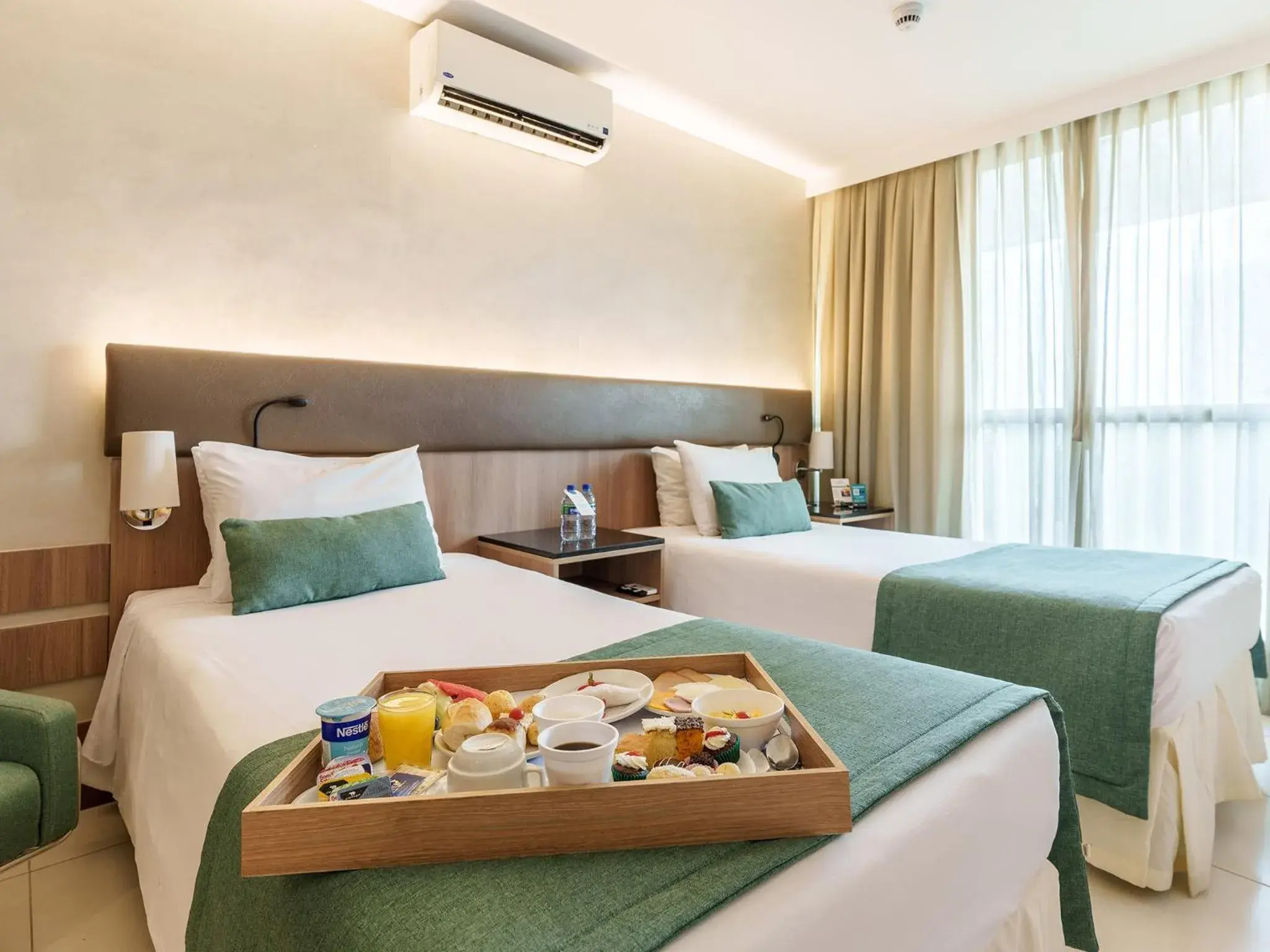 Standard Twin Room in Athos Bulcão Hplus Executive Standard Twin Room in Athos Bulcão Hplus Executive