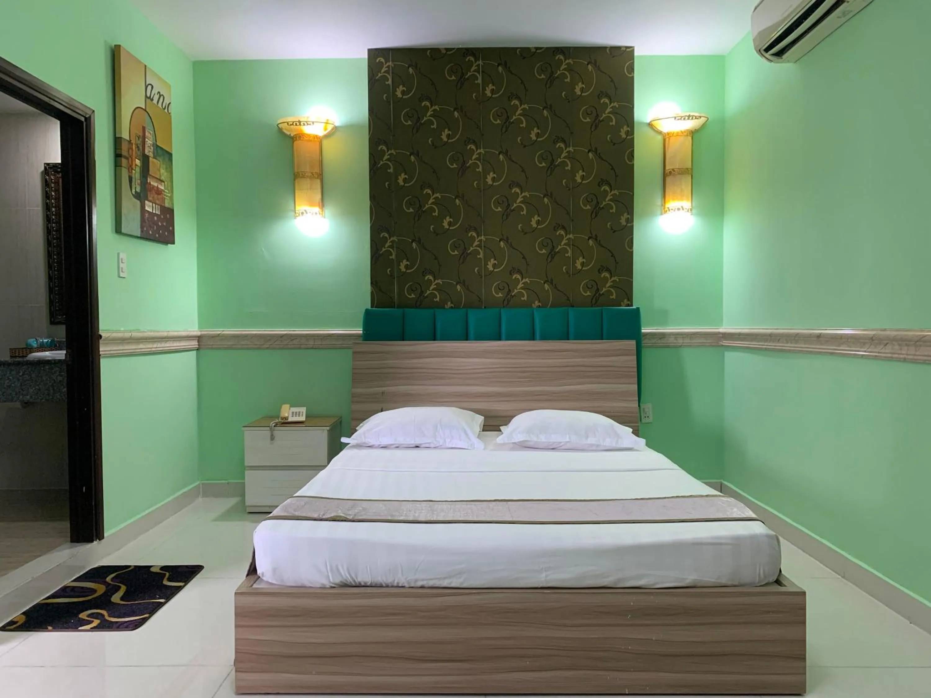 Bed in Fortune 1127 - Central Hotel