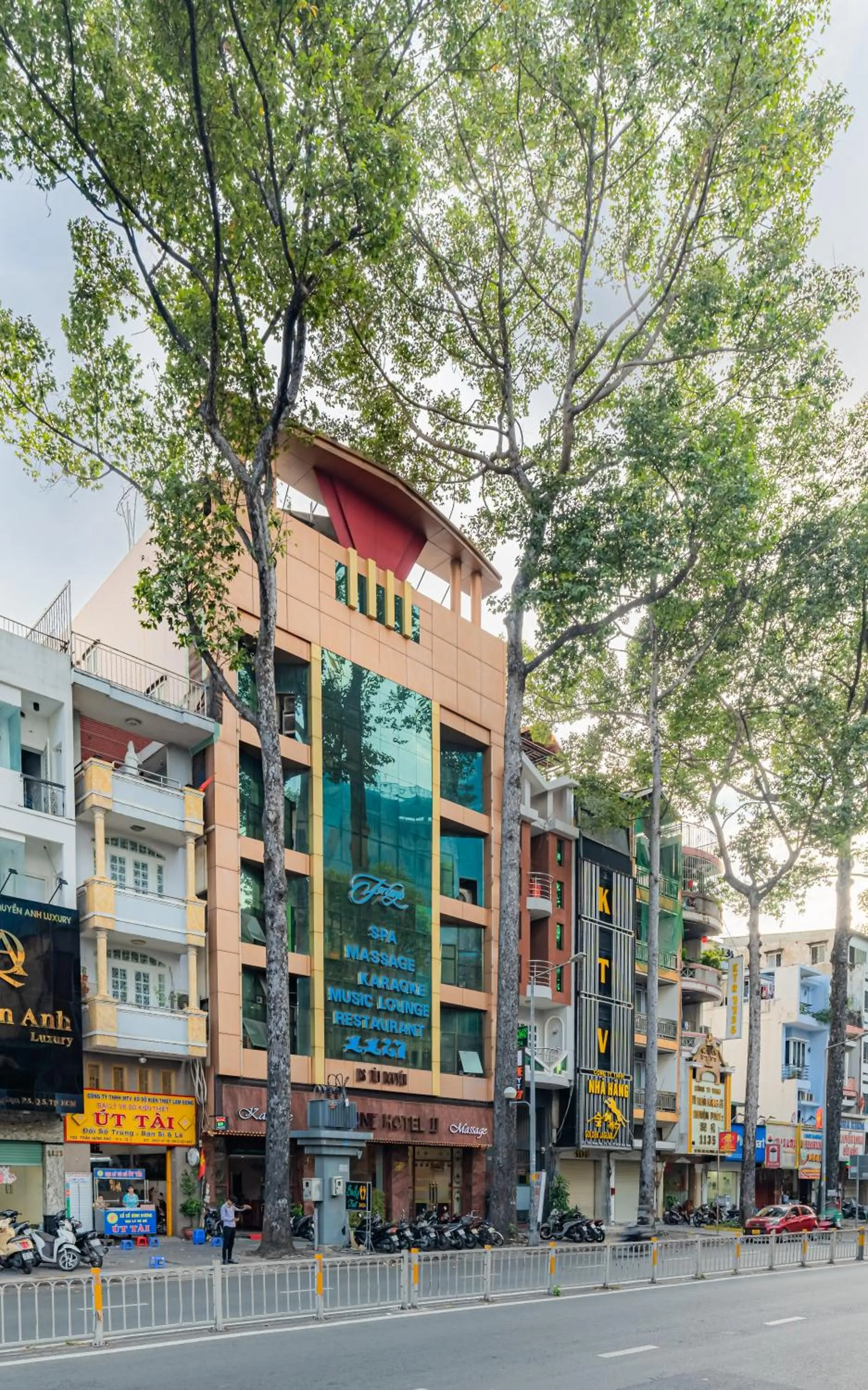 Property building in Fortune 1127 - Central Hotel