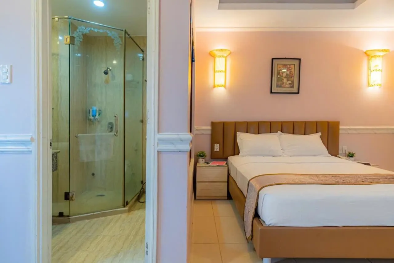 Bed in Fortune 1127 - Central Hotel