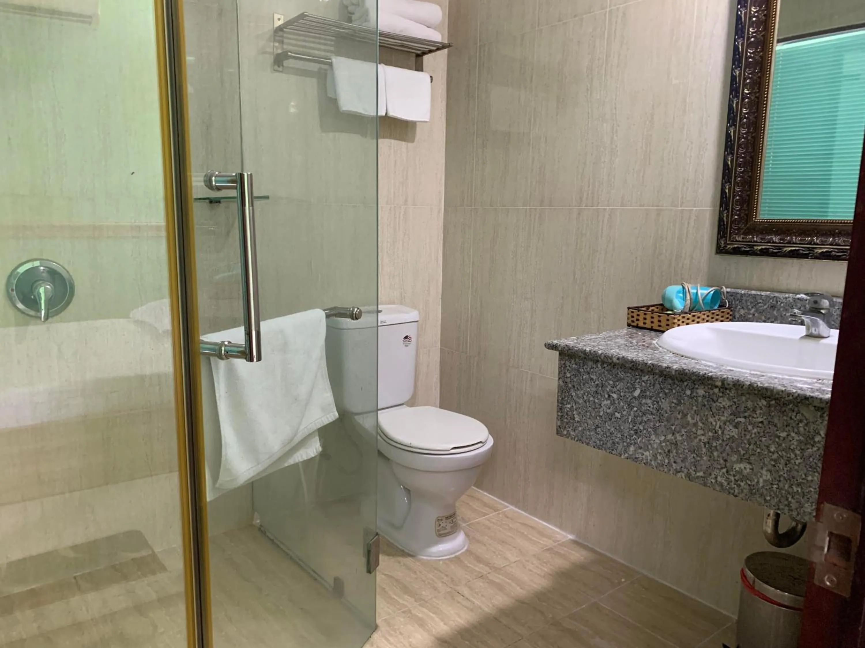 Shower in Fortune 1127 - Central Hotel