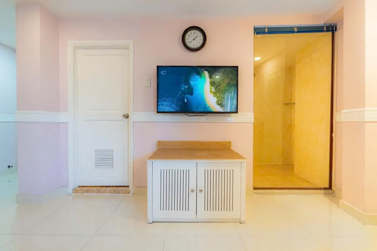 Fortune 1127 - Central Hotel