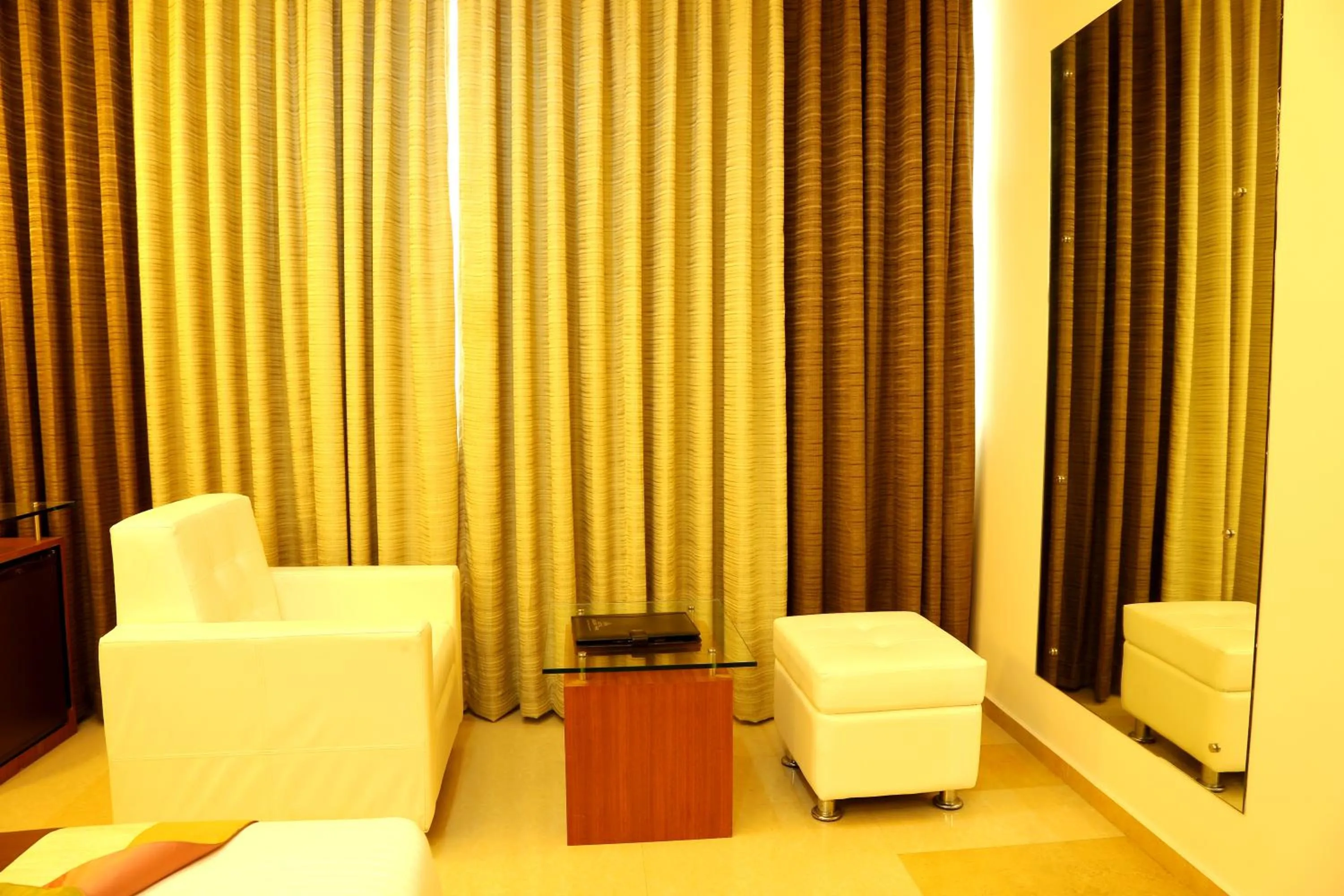 Seating area in Hotel Hillway Park