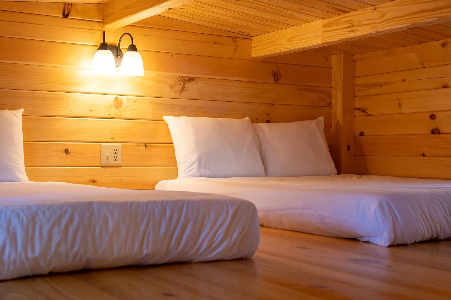 Bed in Casa de Fruta Cabins, Inn & RV Park