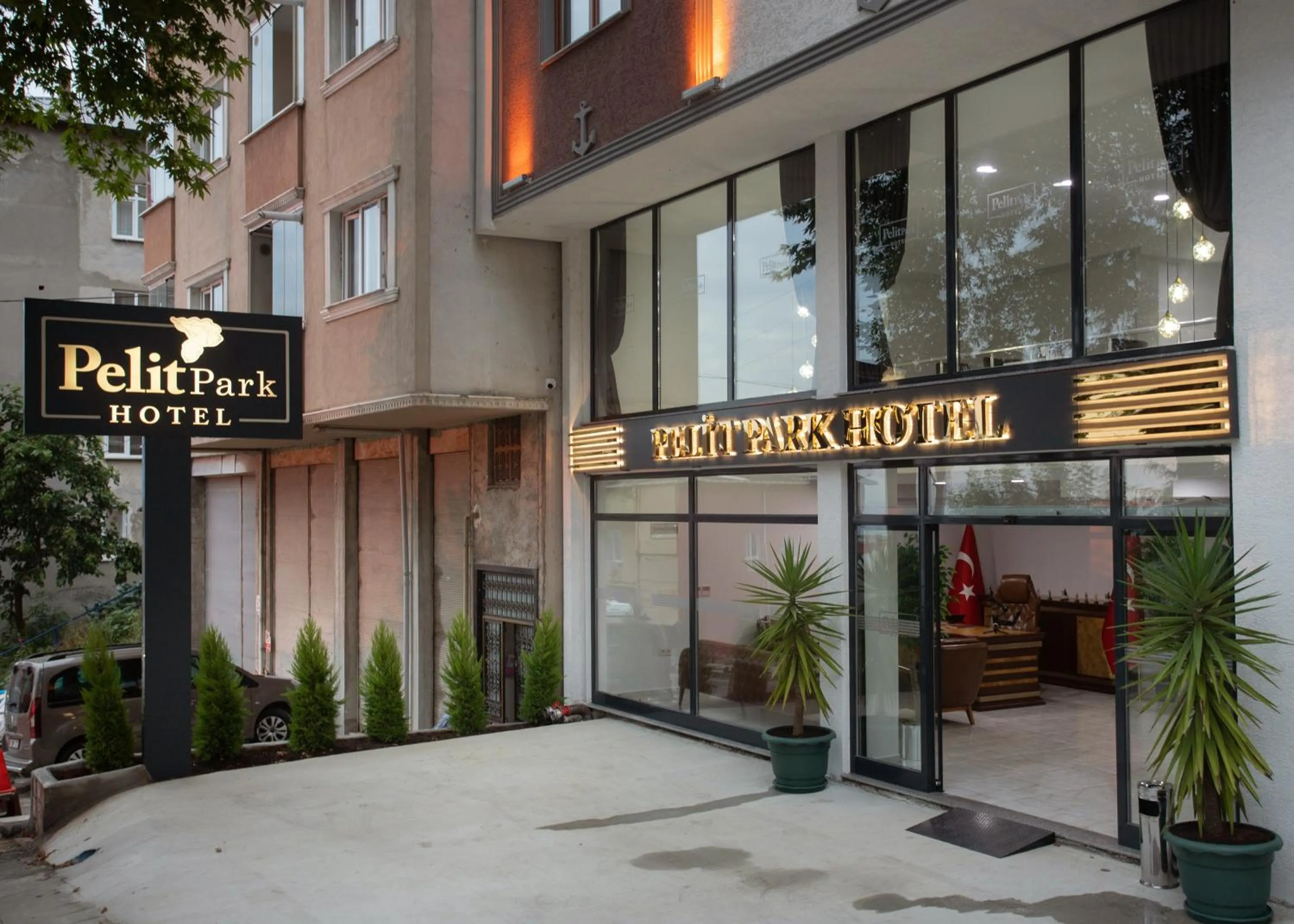 Facade/entrance in Pelit Park Hotel