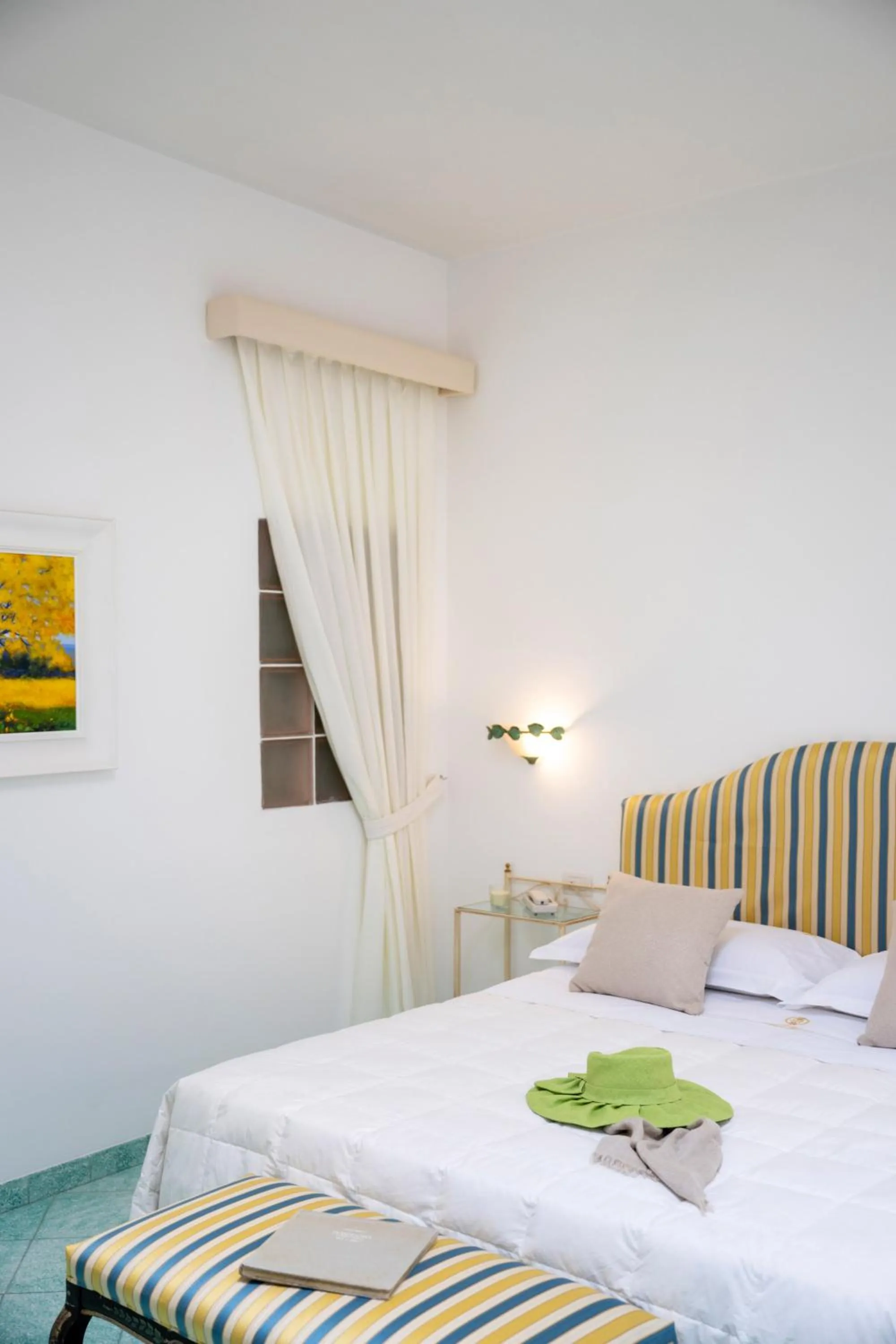 Bed in Hotel Royal Prisco