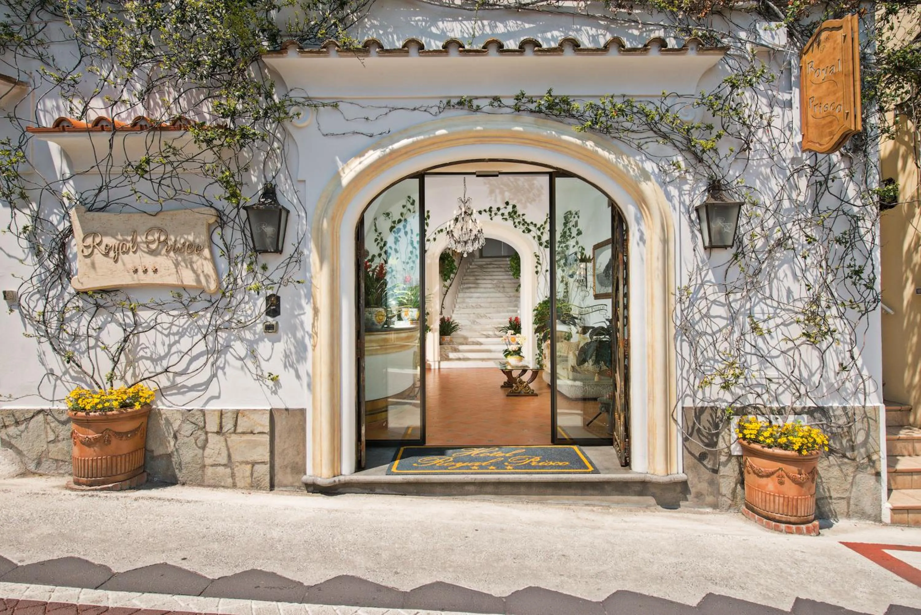 Facade/entrance in Hotel Royal Prisco