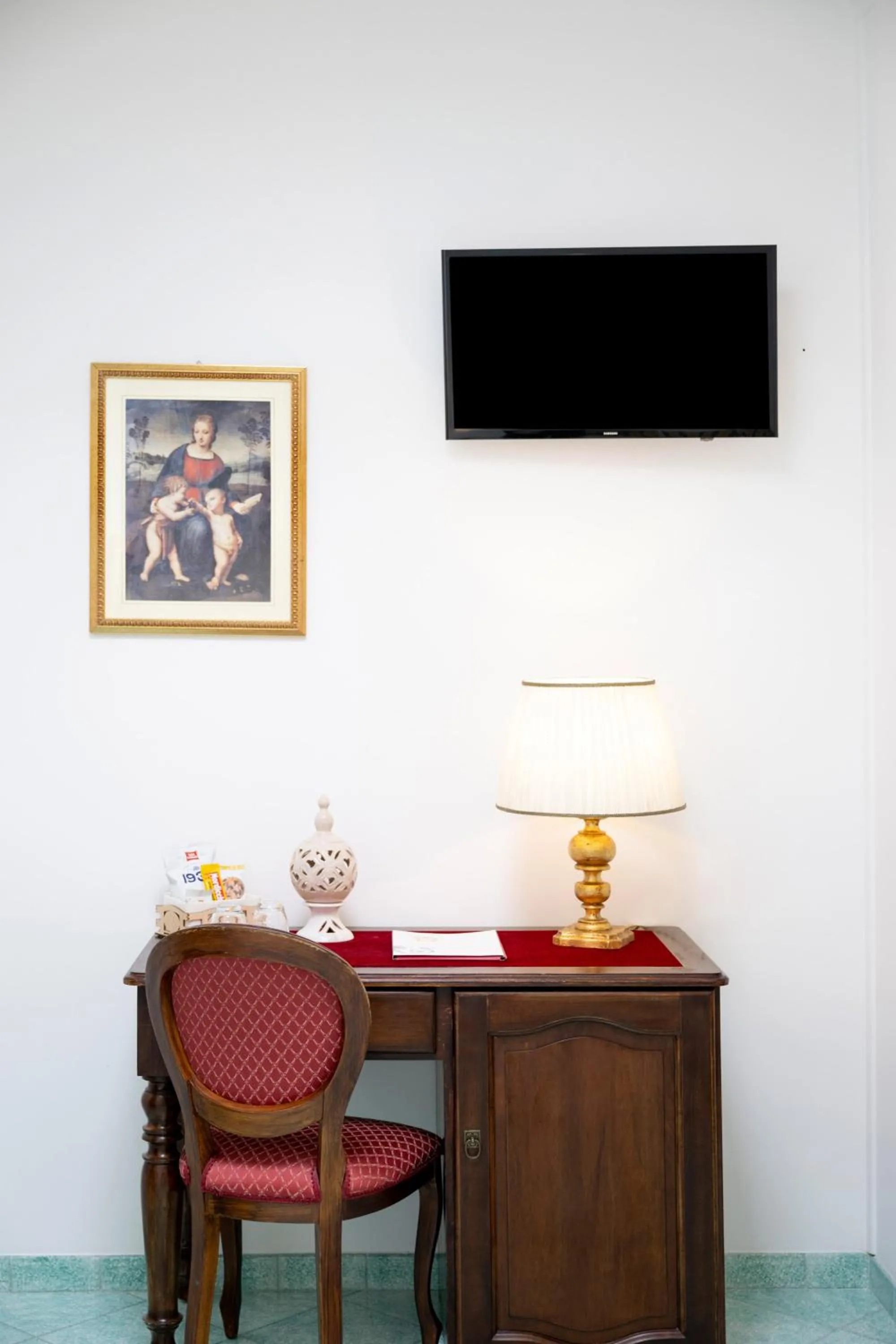 TV and multimedia in Hotel Royal Prisco