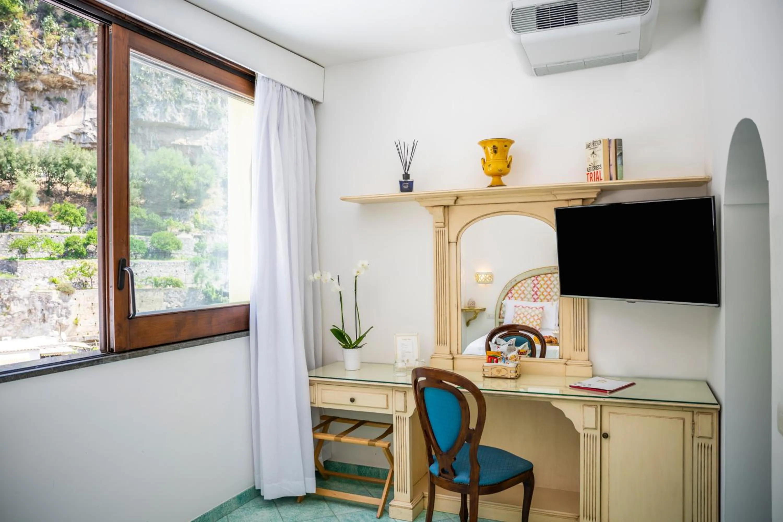 TV and multimedia in Hotel Royal Prisco