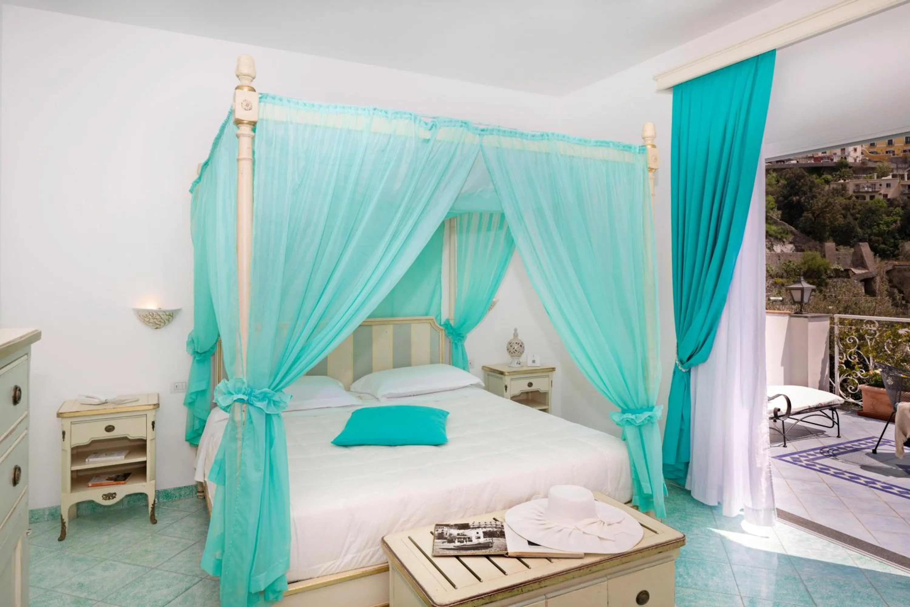 Bed in Hotel Royal Prisco