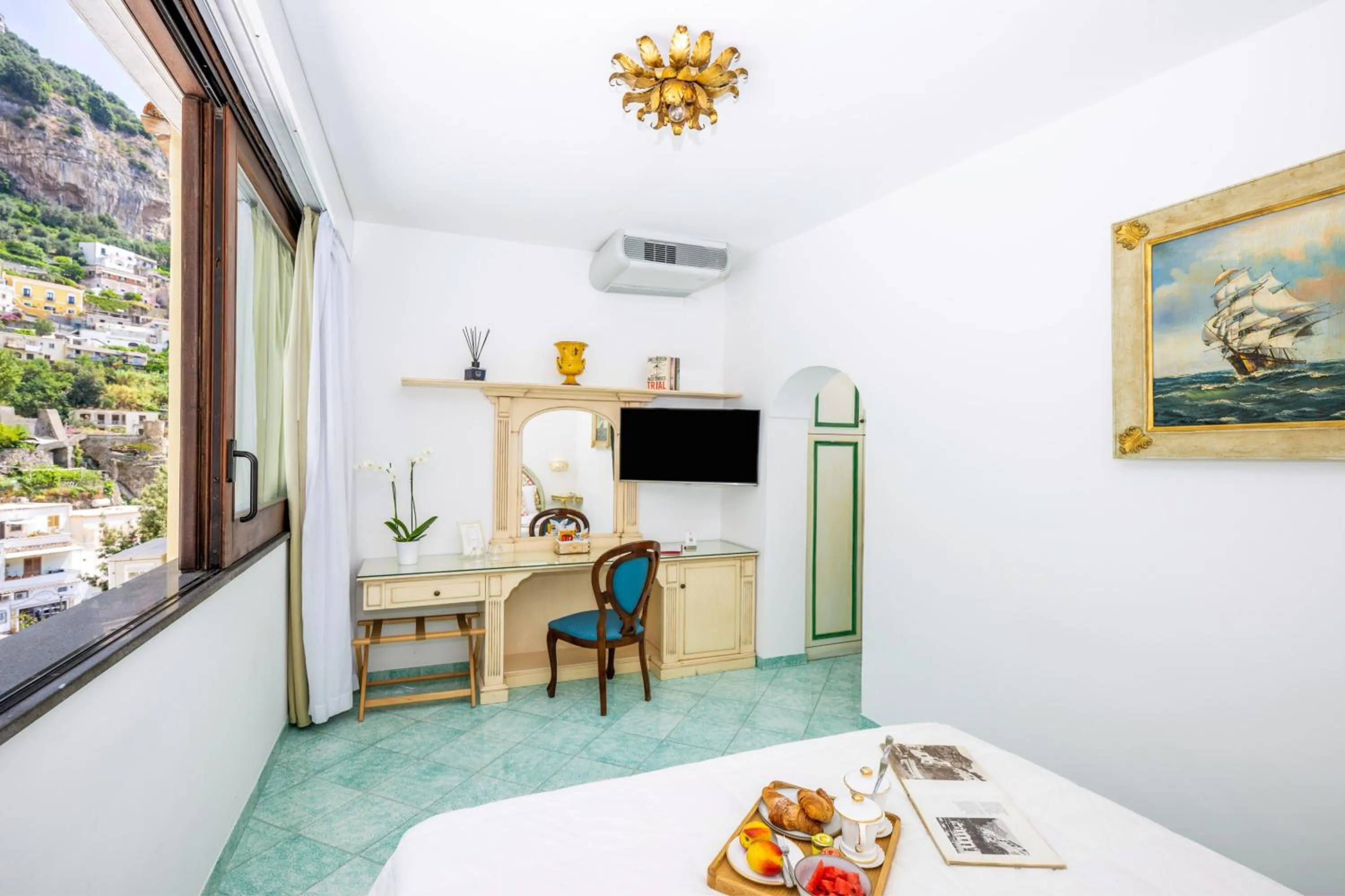 Photo of the whole room in Hotel Royal Prisco