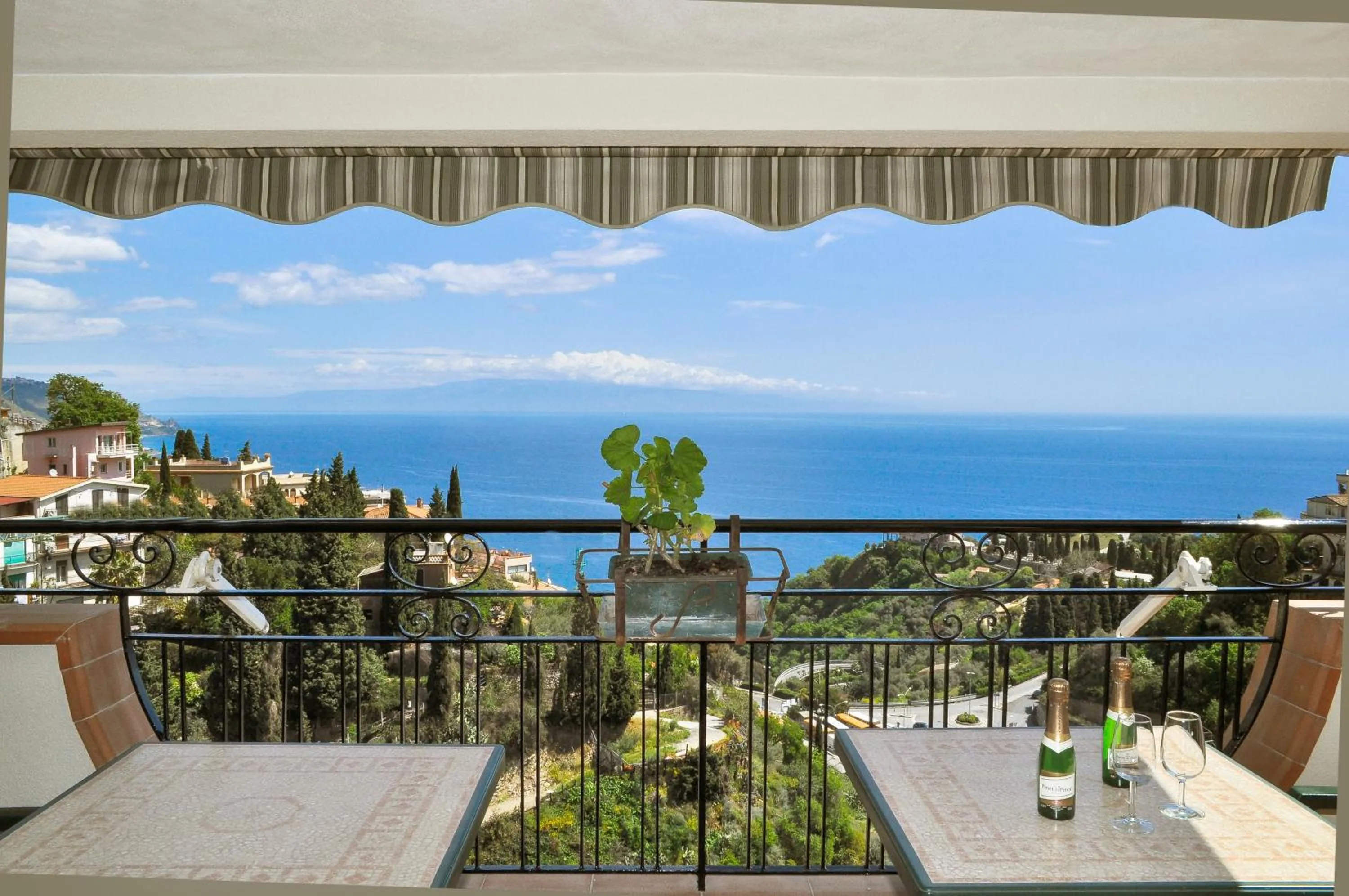 Lounge or bar in Hotel Condor