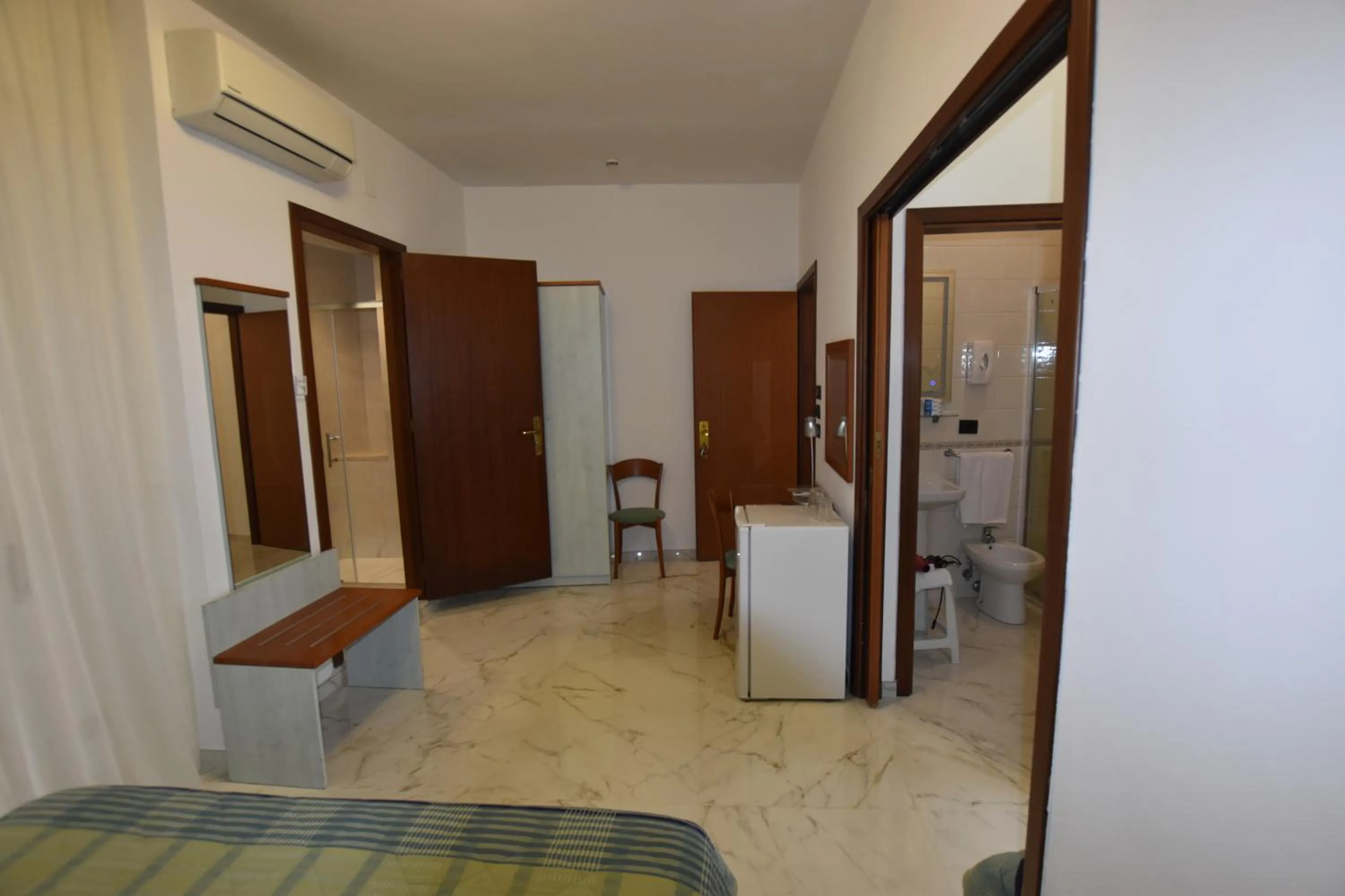 Bedroom, Bed in Hotel Condor