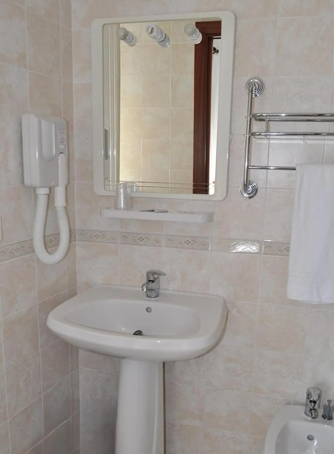 Bathroom in Hotel Condor