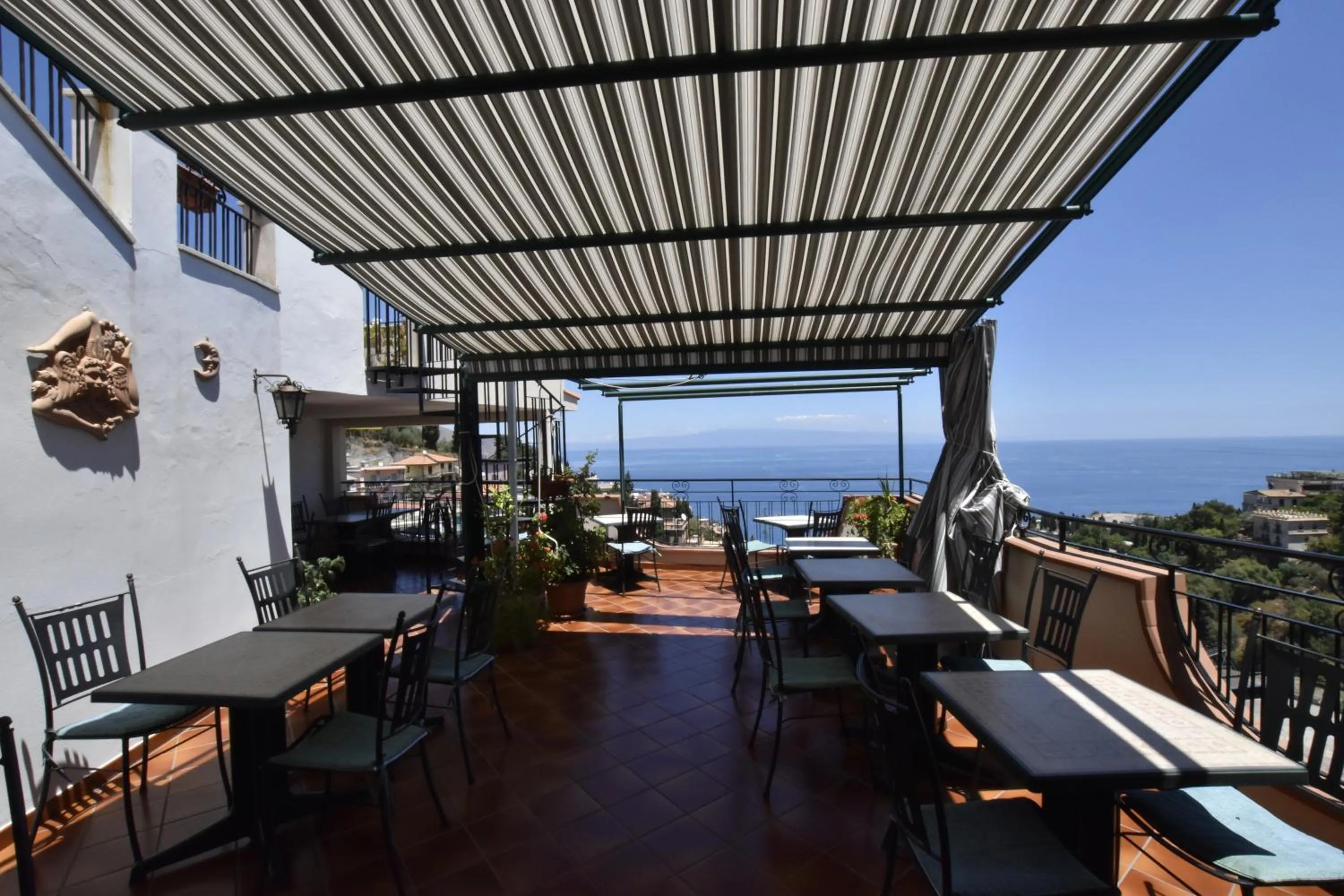 Lounge or bar in Hotel Condor