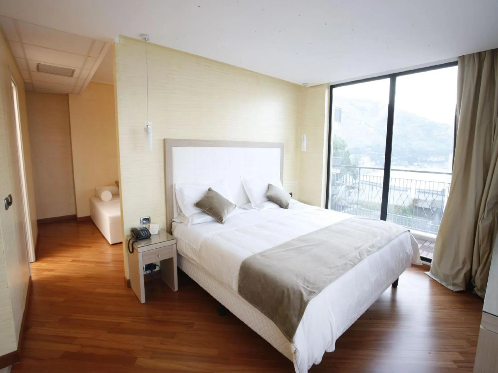 Bed in Hotel Villa Esperia