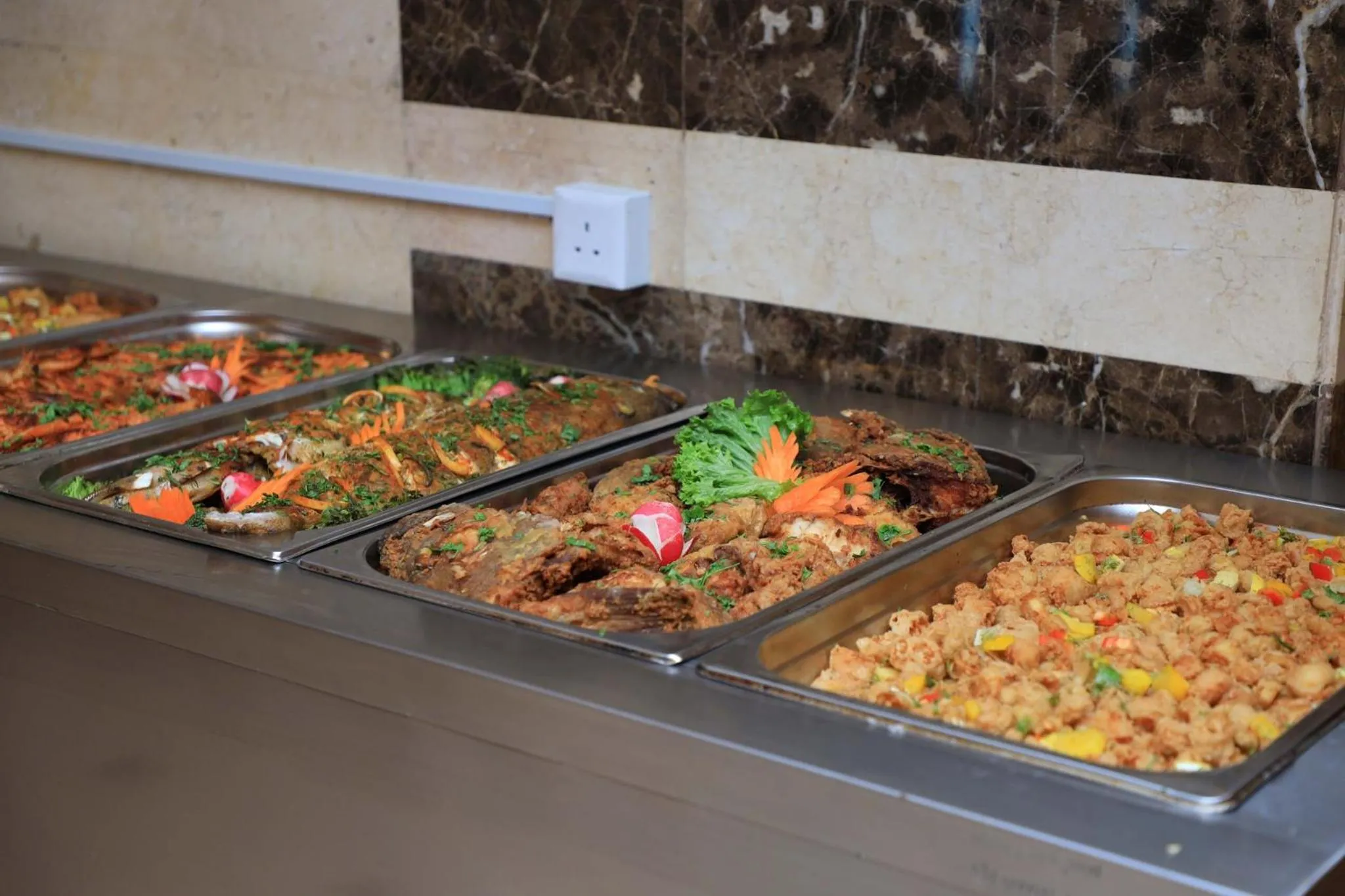 Restaurant/places to eat in Abraj Al Tayseer Tuwa Hotel