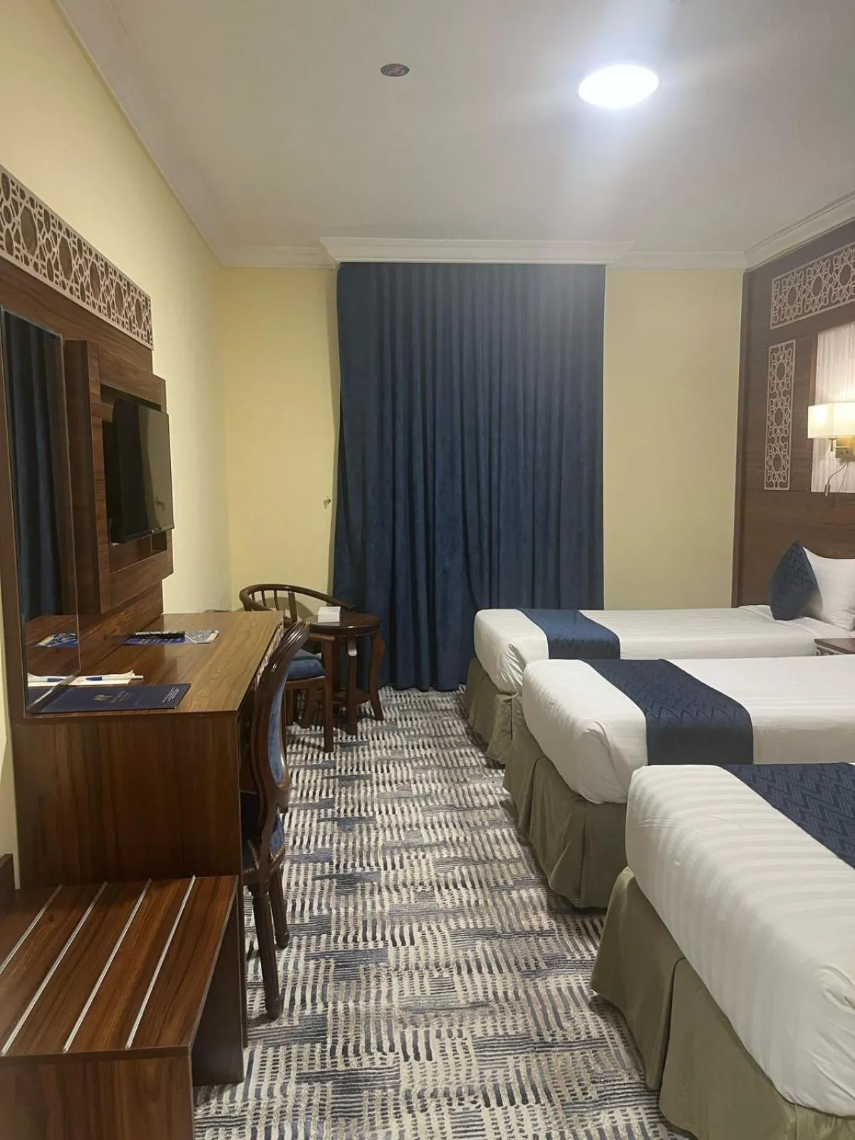 Bed in Abraj Al Tayseer Tuwa Hotel