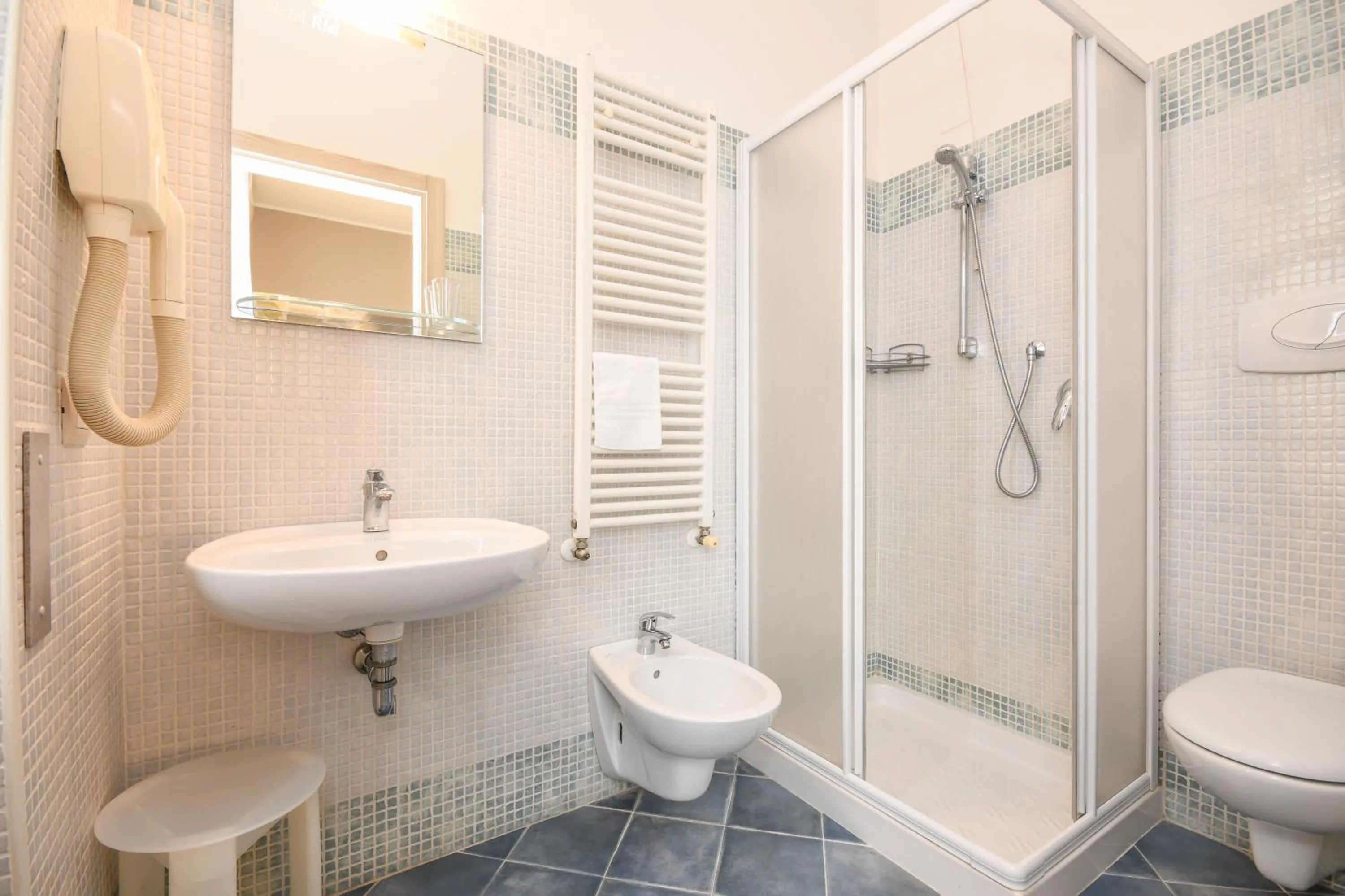 Bathroom in Hotel Riel