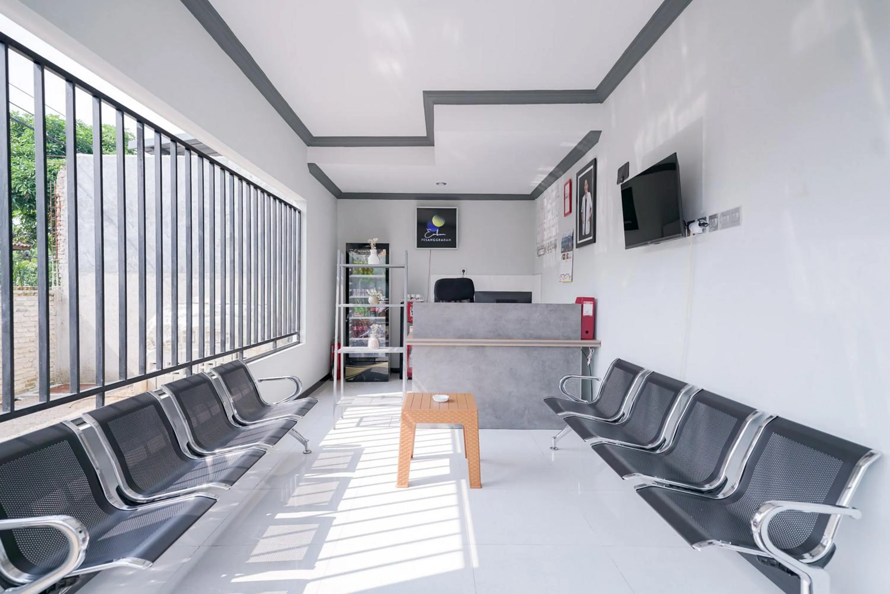 Lobby or reception in RedDoorz Syariah At Jalan Endro Suratmin Lampung