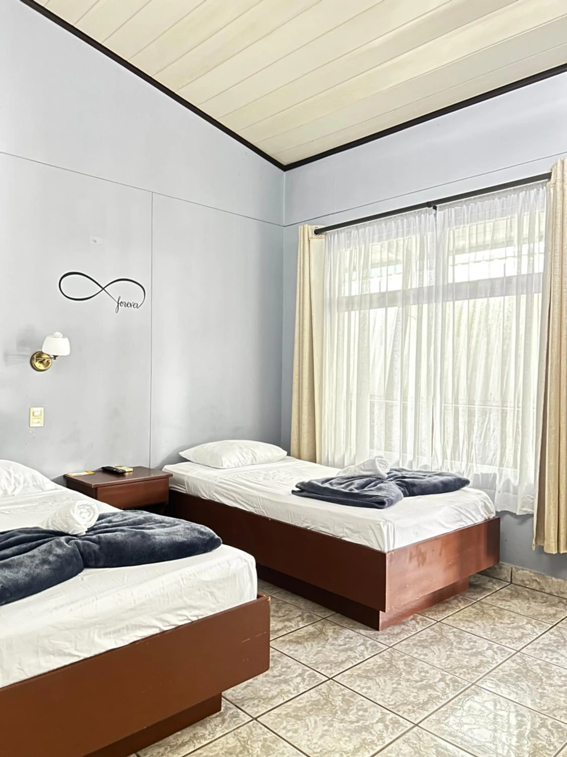 Bed in Hotel Arenal Rabfer