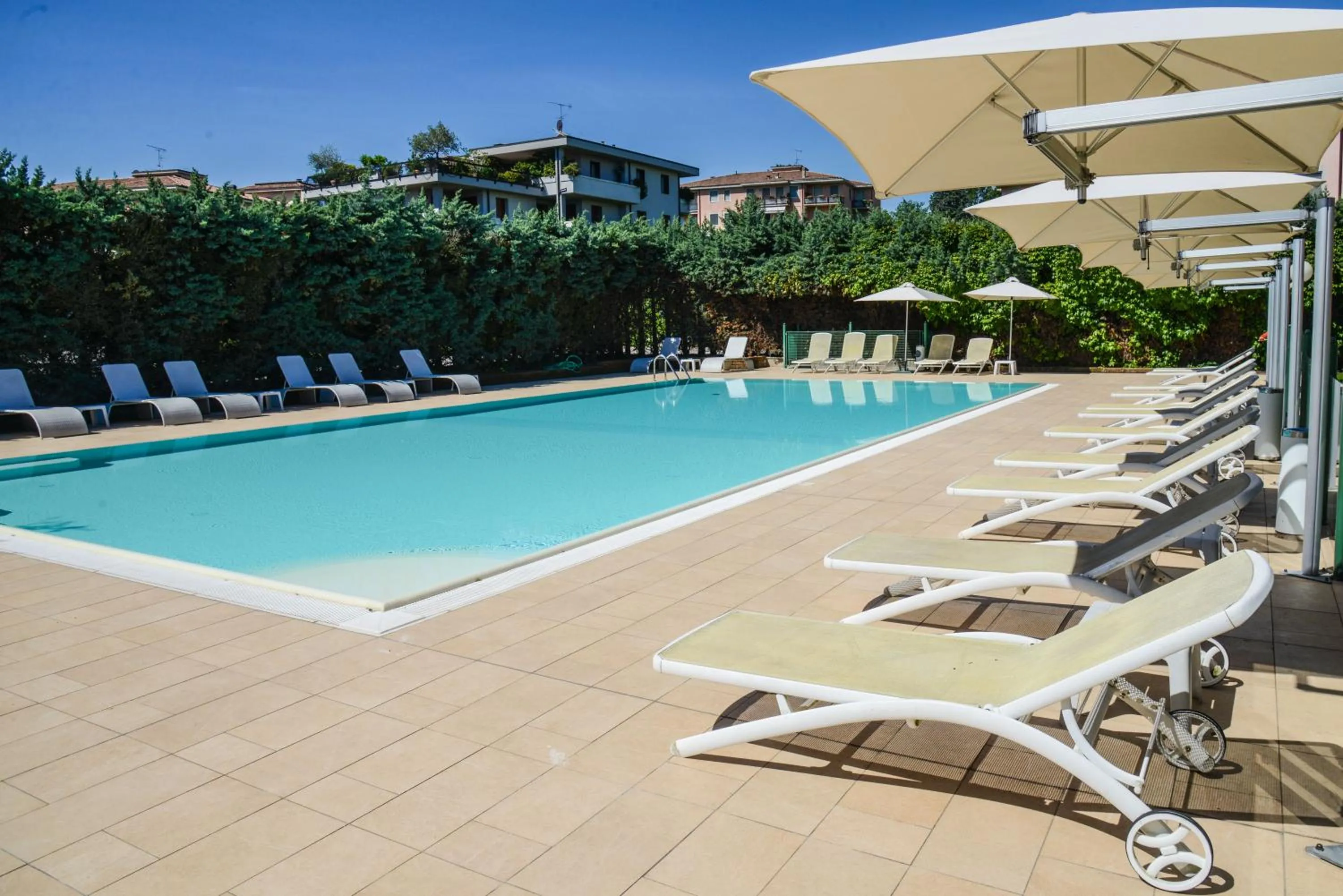 Swimming pool in Hotel Oliveto