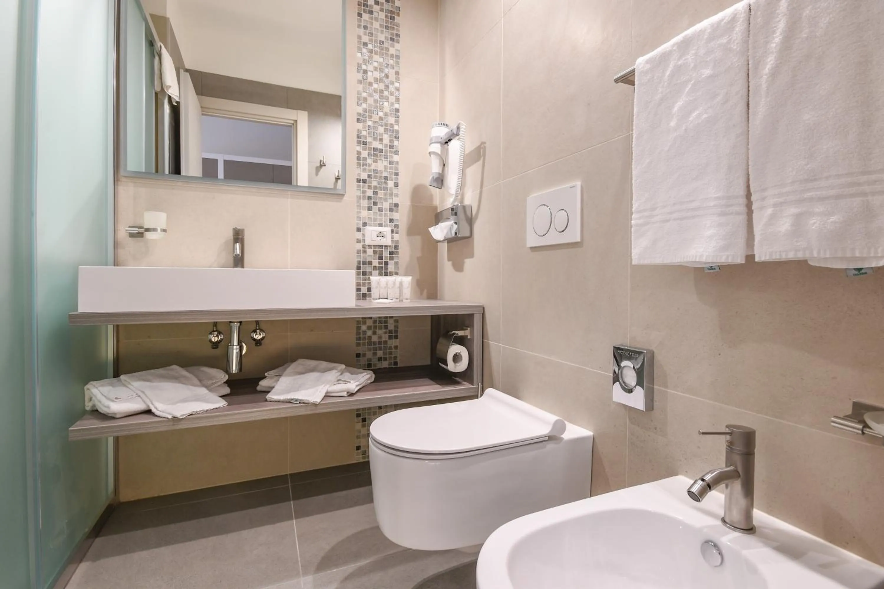 Shower in Hotel Oliveto