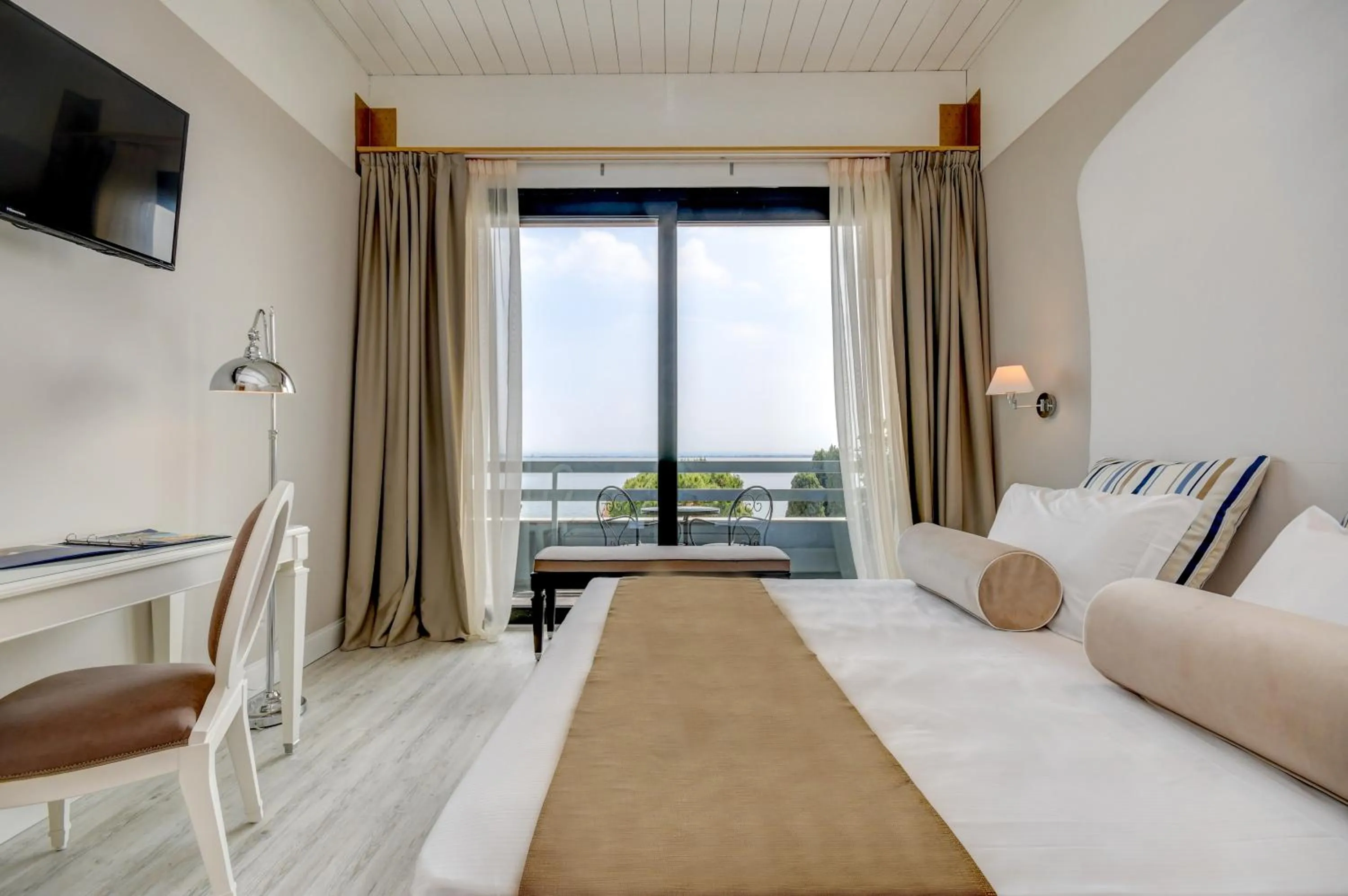 Bedroom, Bed in Hotel Oliveto