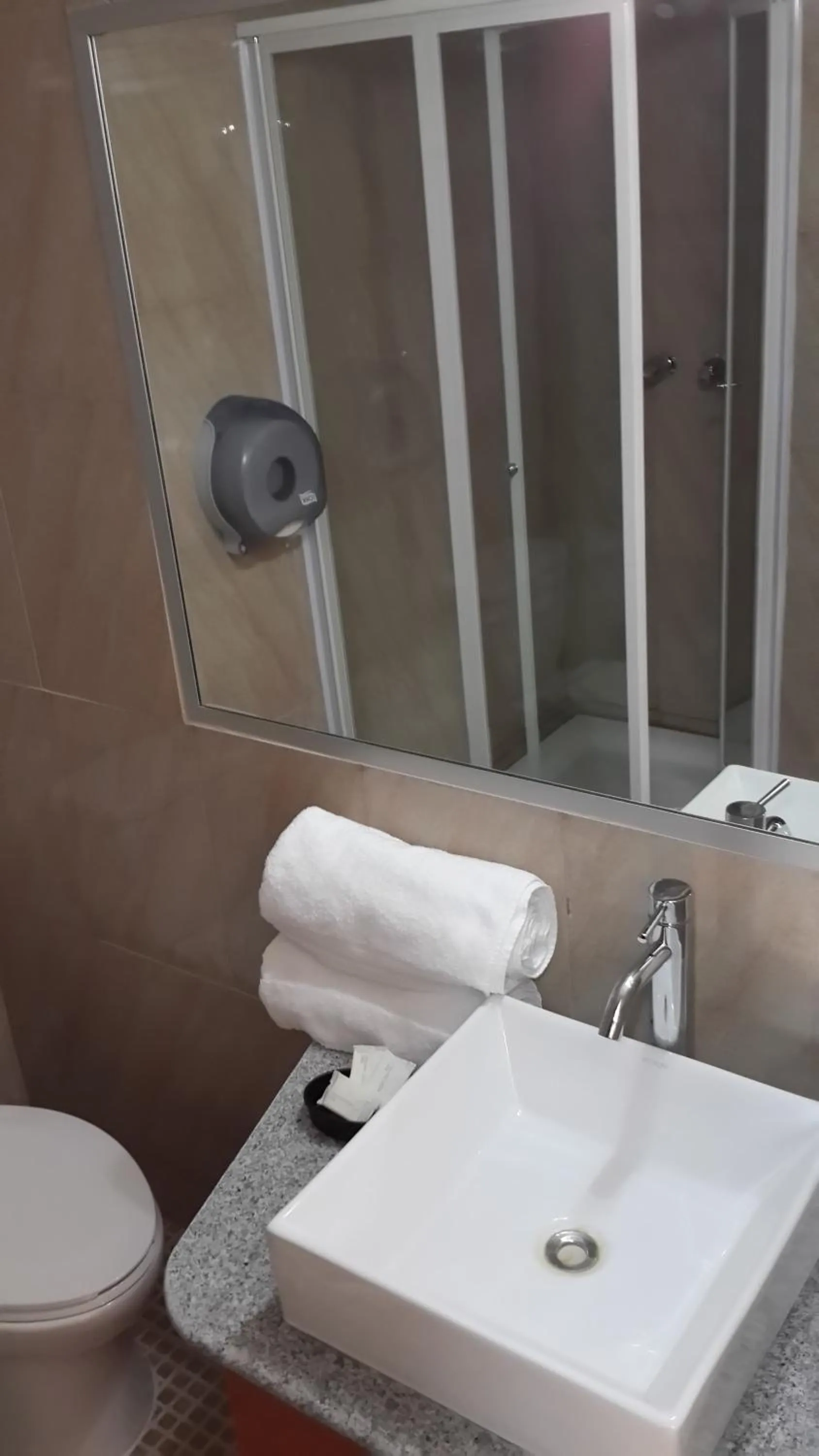 Bathroom in Express Inn Coronado & Camping