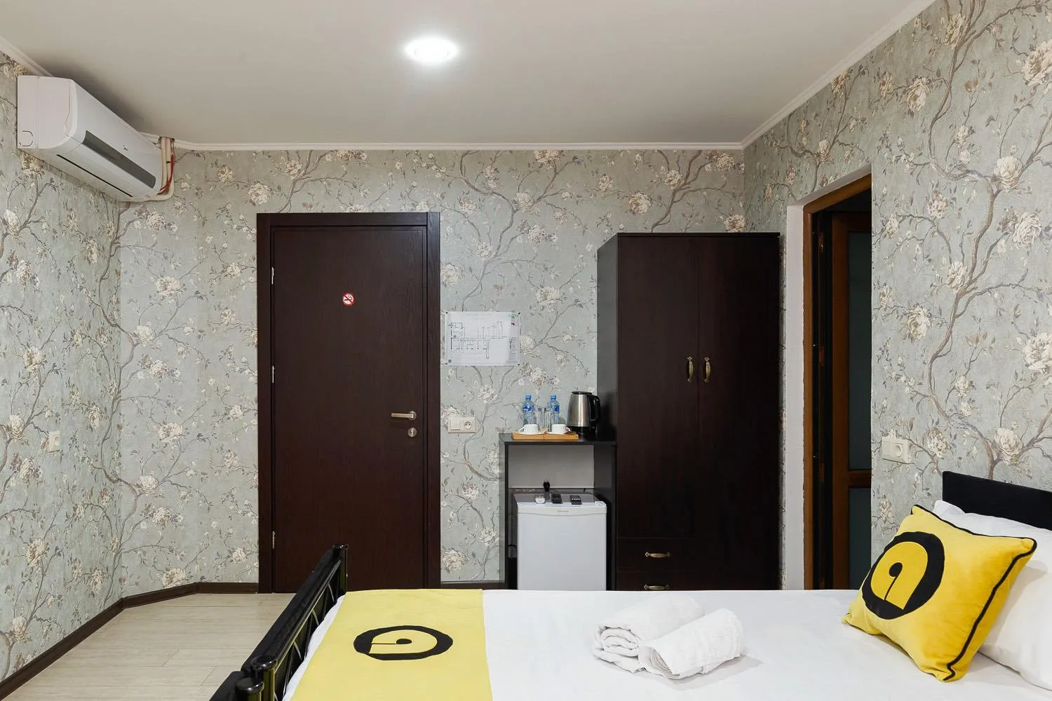 Photo of the whole room in Hotel Aira Plaza